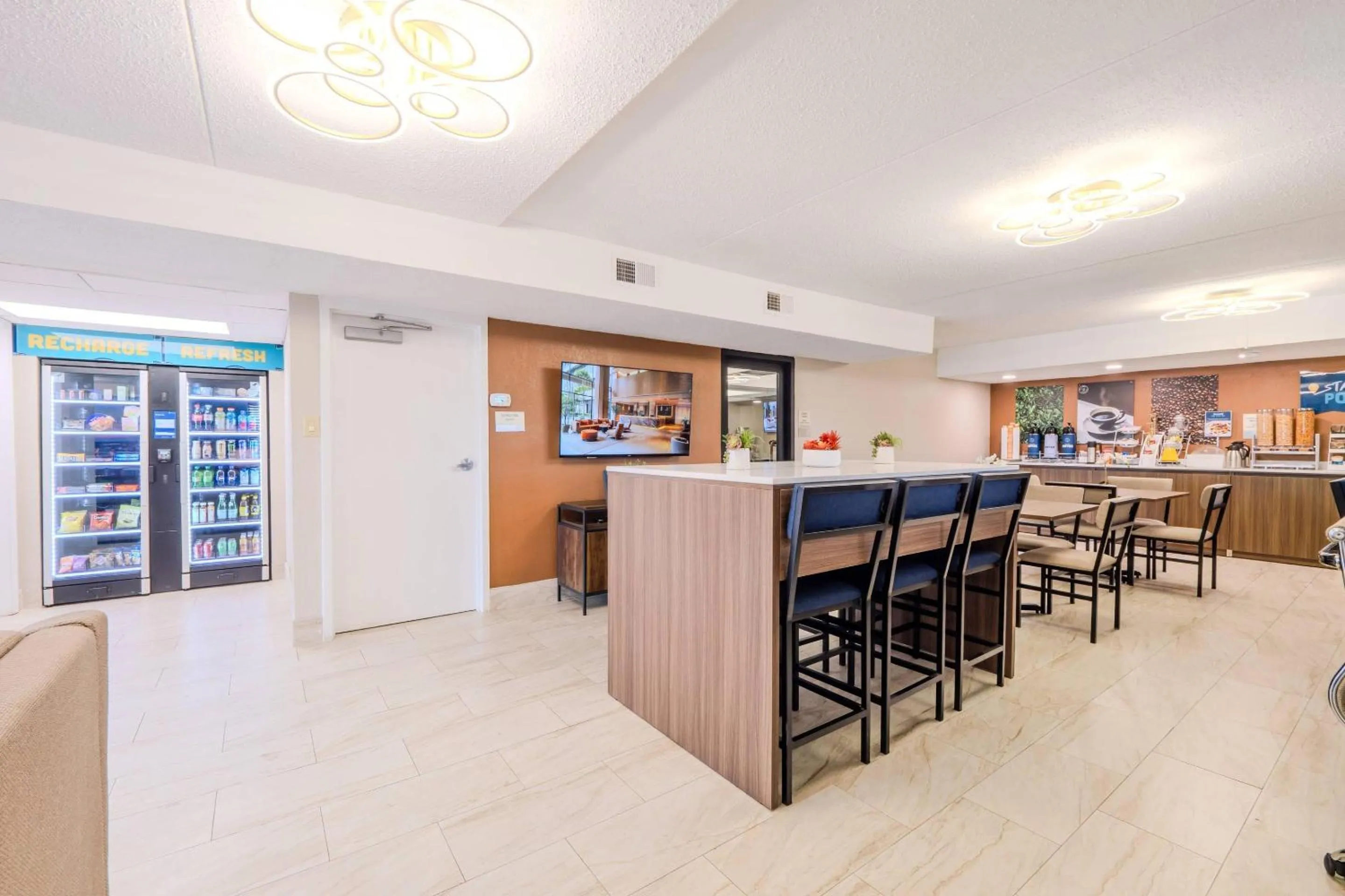 Breakfast in Clarion Pointe Winston - Salem Downtown