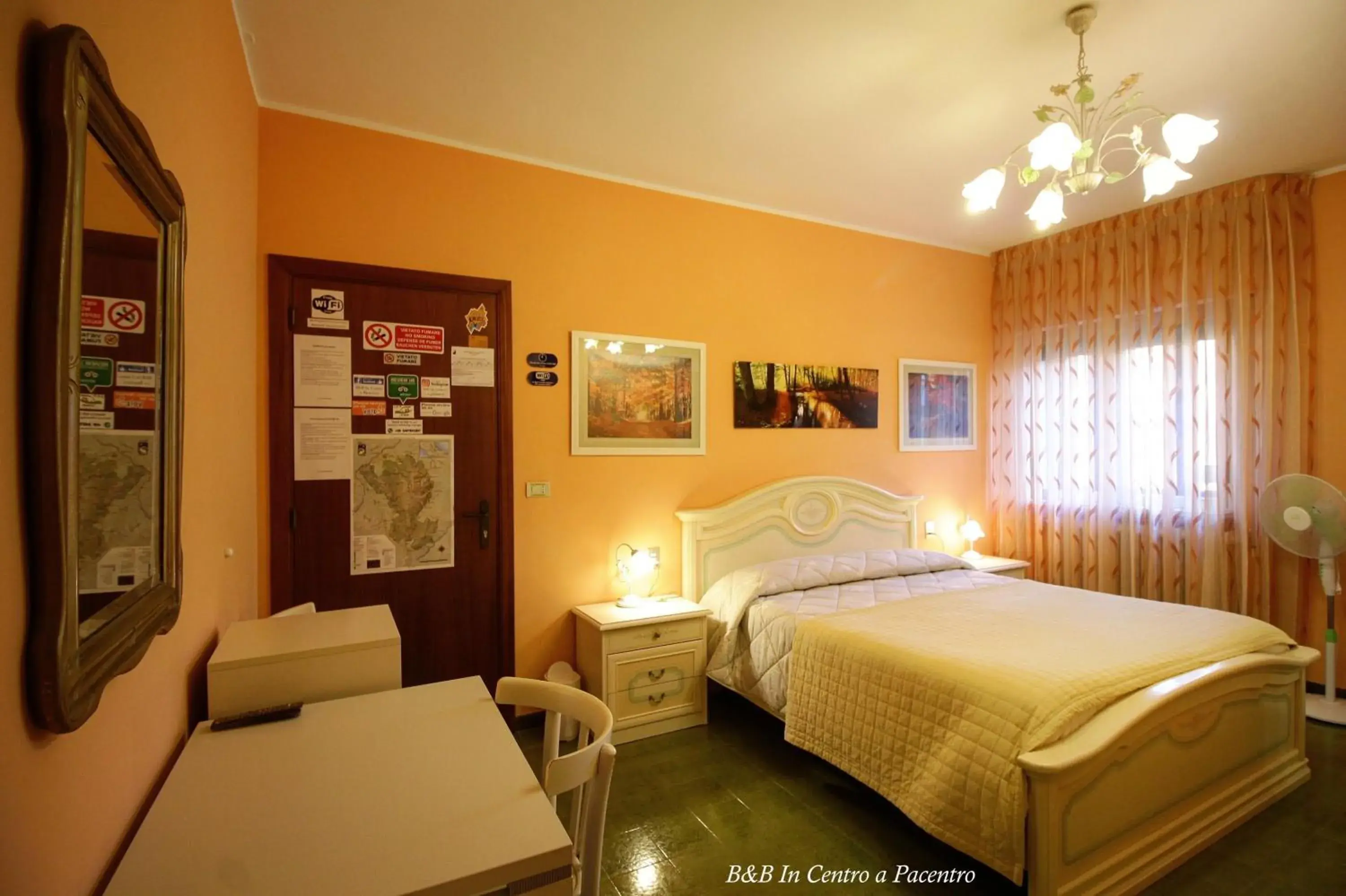 Deluxe Double Room with Castle View in B&B In Centro a Pacentro Deluxe Double Room with Castle View in B&B In Centro a Pacentro