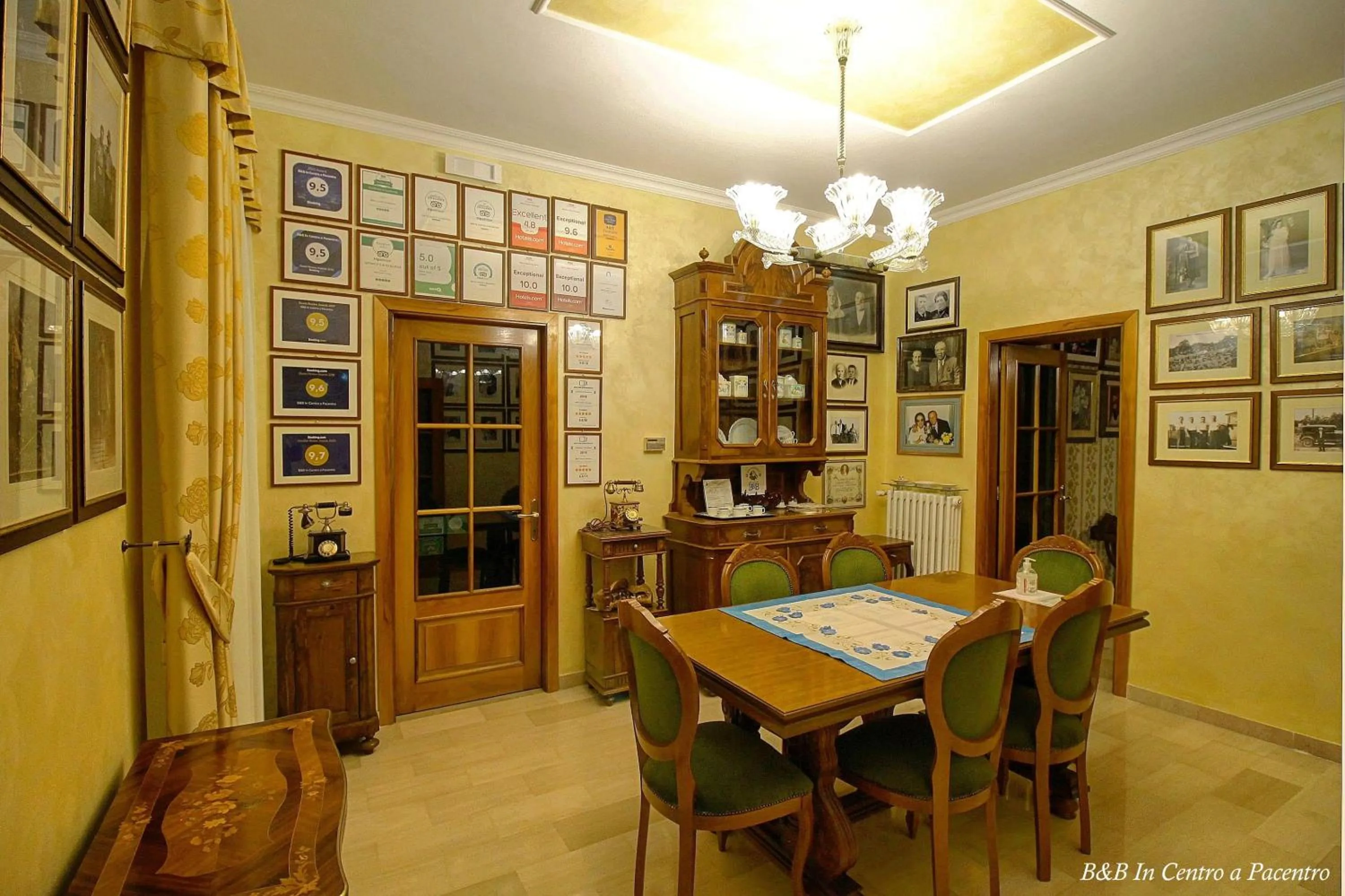 Lobby or reception in B&B In Centro a Pacentro