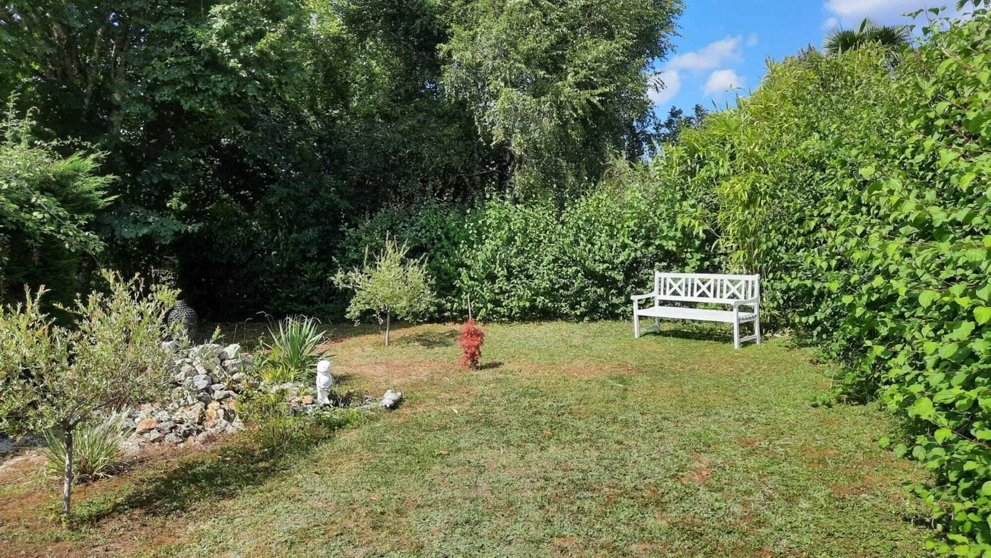 Property building in Chez Isa et Dens