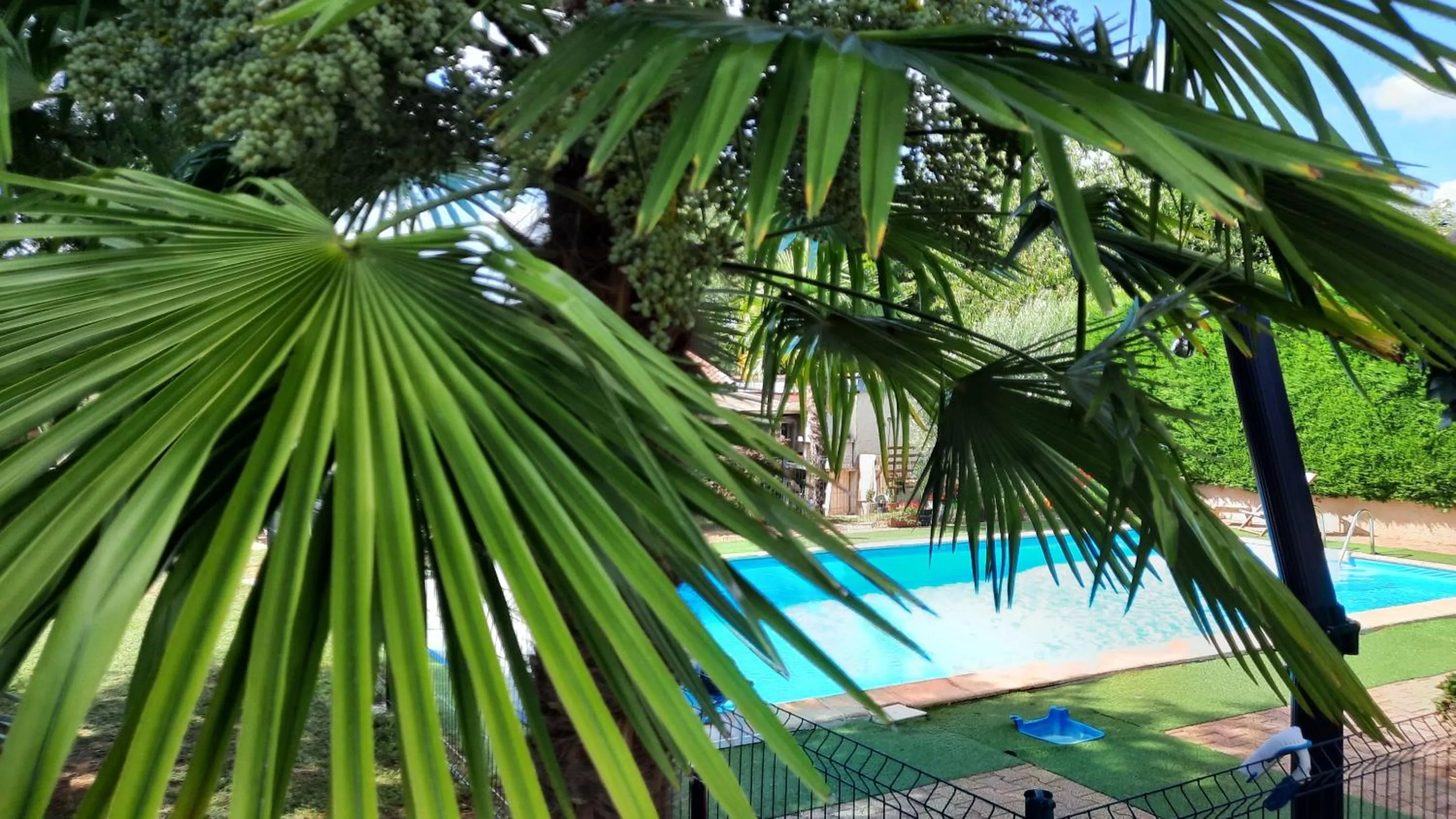 Property building in Chez Isa et Dens