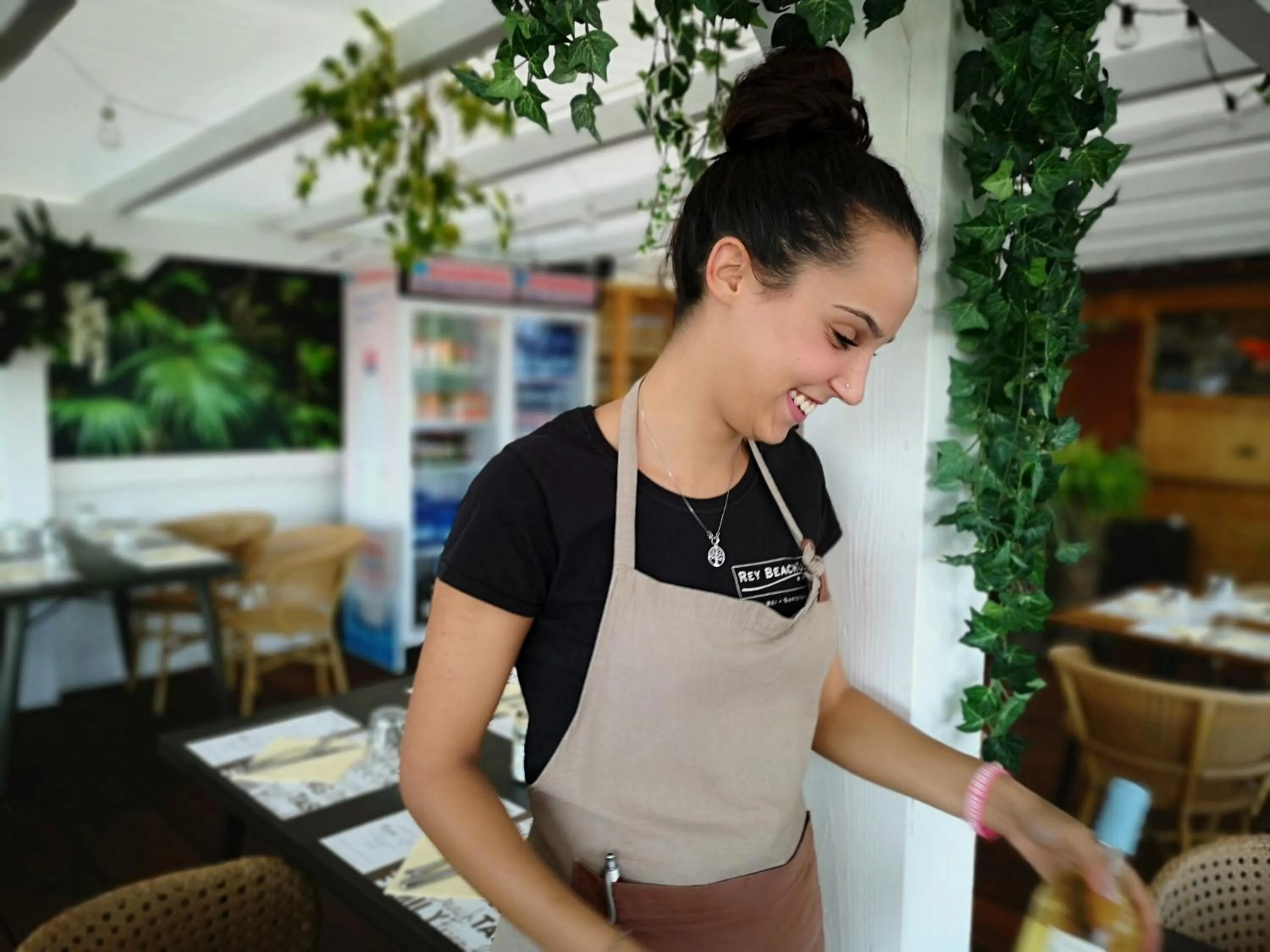 Restaurant/places to eat in Rey beach Club