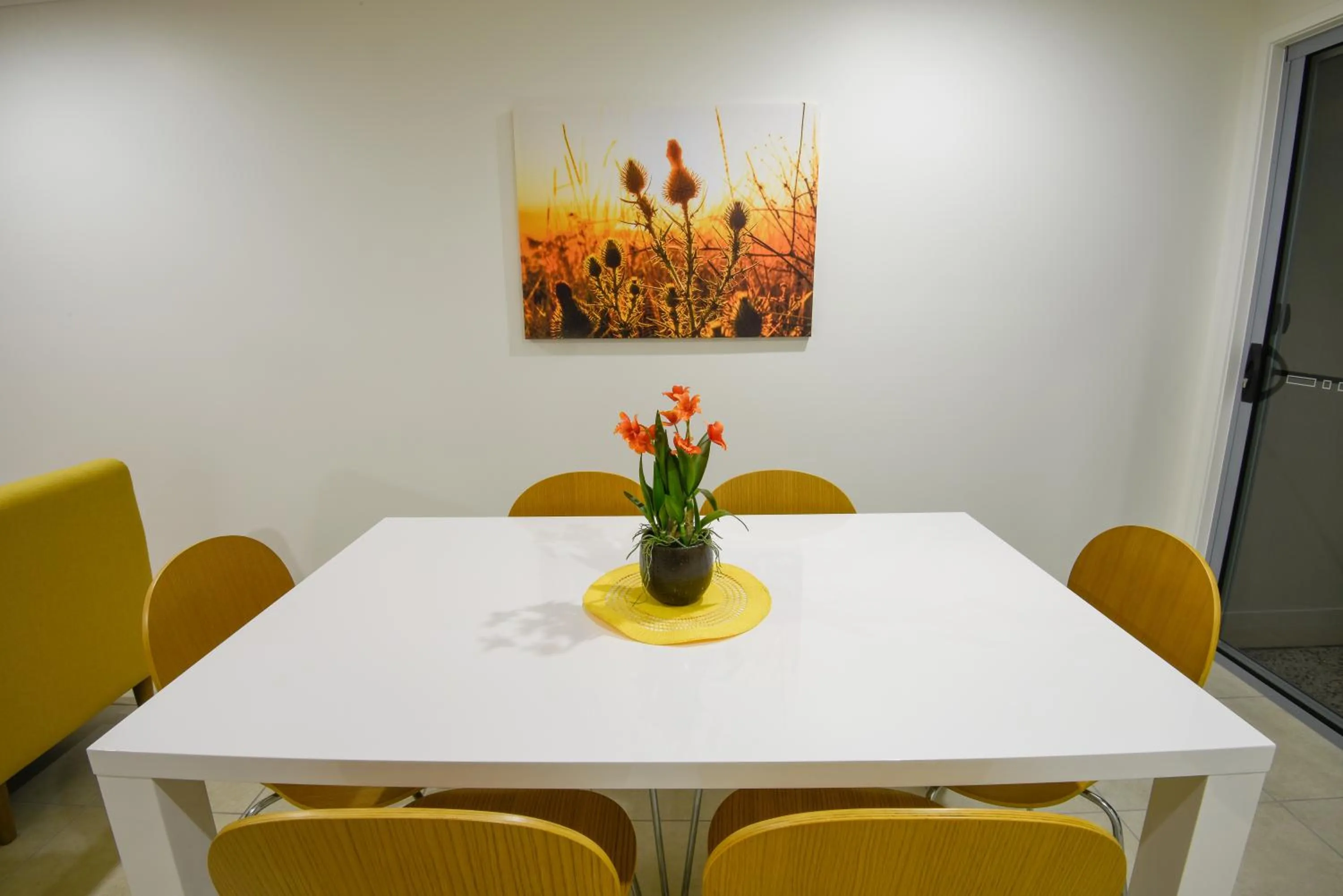 Decorative detail in Direct Collective - Breeze on Brightwater