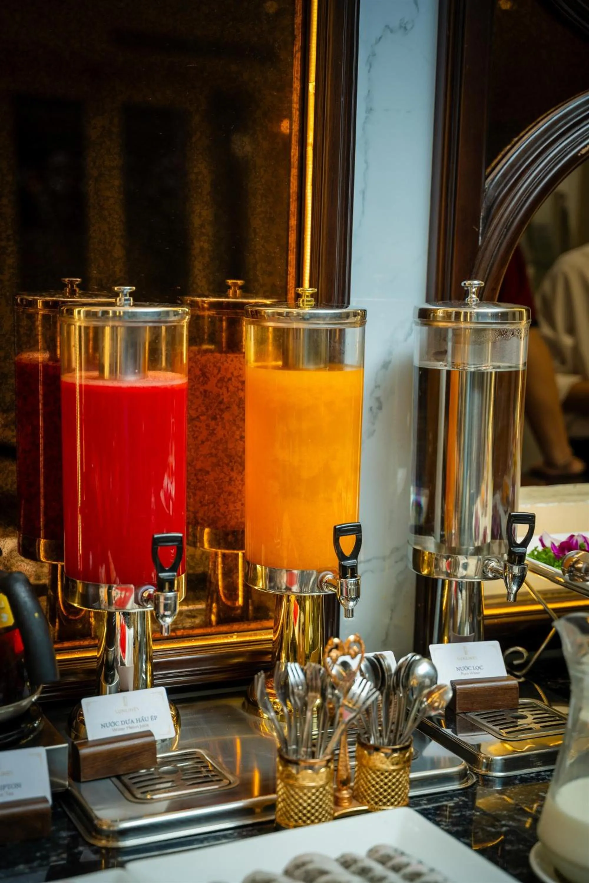 Buffet breakfast in Sunline Central Hotel