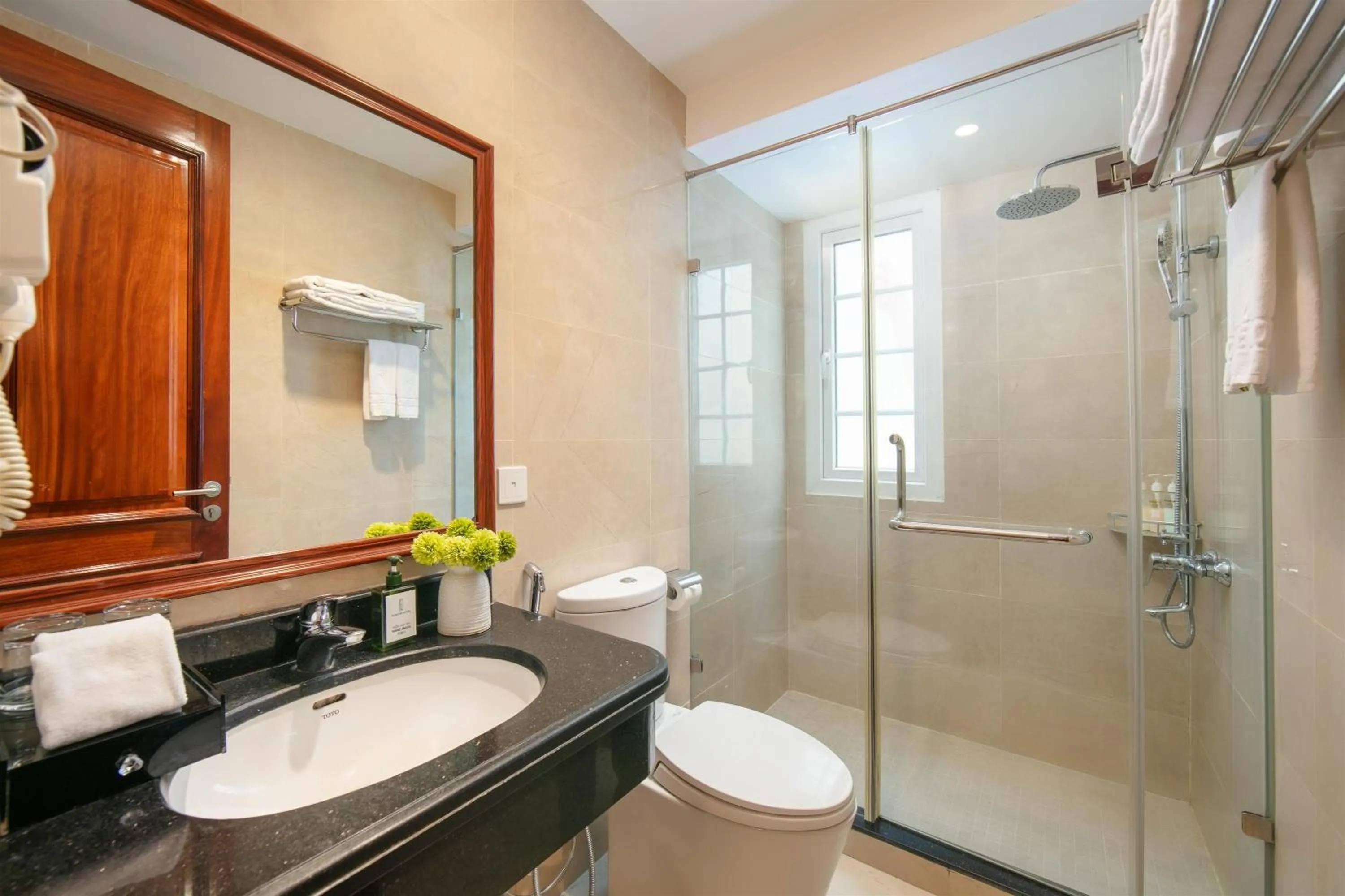 Photo of the whole room in Sunline Central Hotel