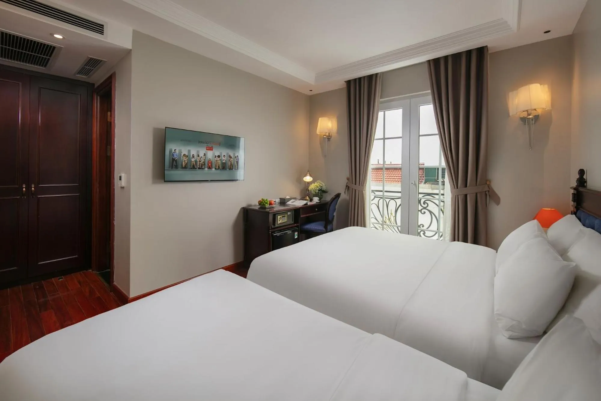 Bedroom, Bed in Sunline Central Hotel