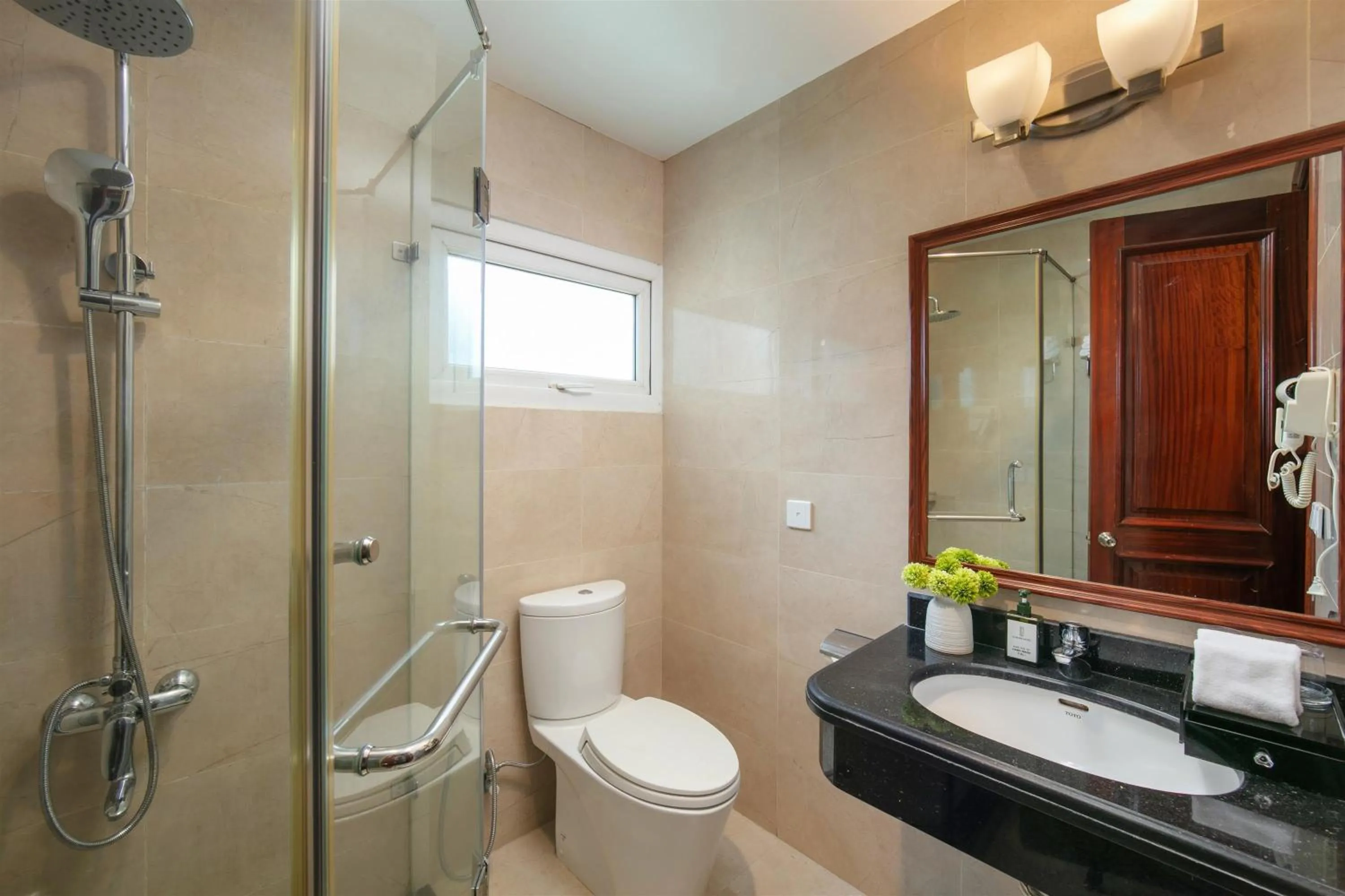 Bathroom in Sunline Central Hotel