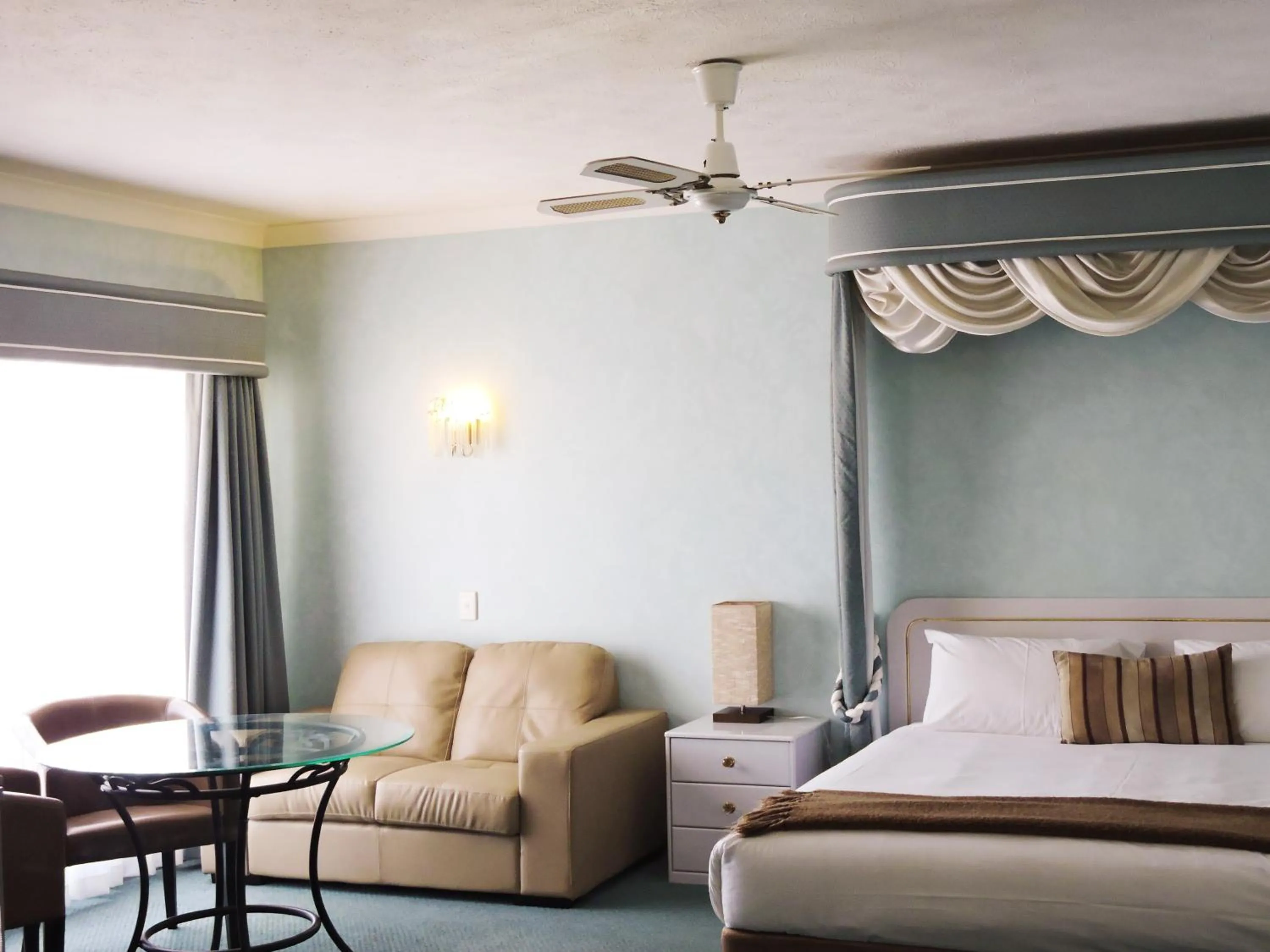 Bed in Tweed Heads Vegas Motel