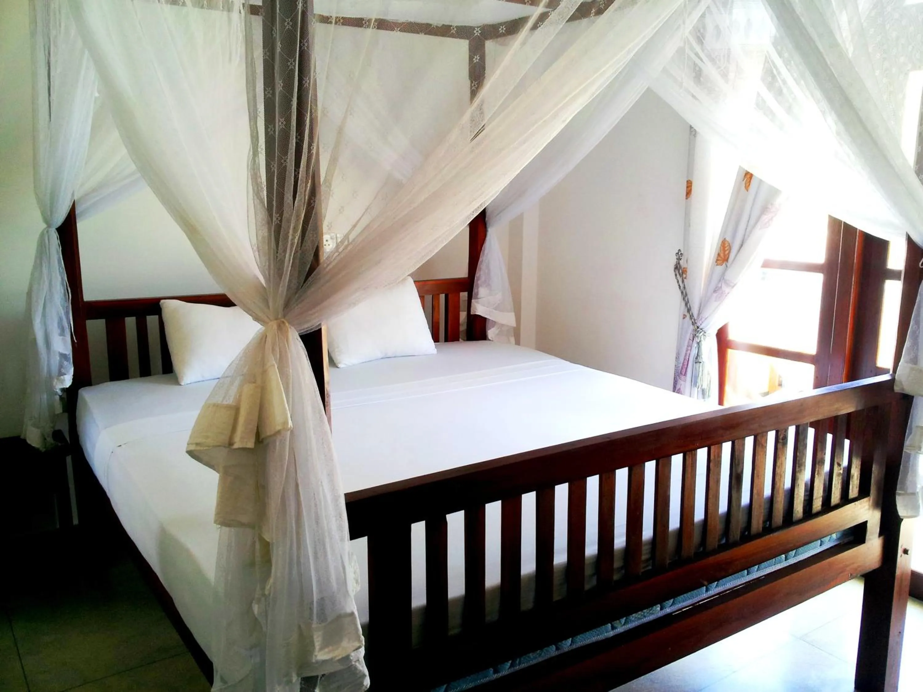 Bed in Ceylon Surf Guest and Restaurant
