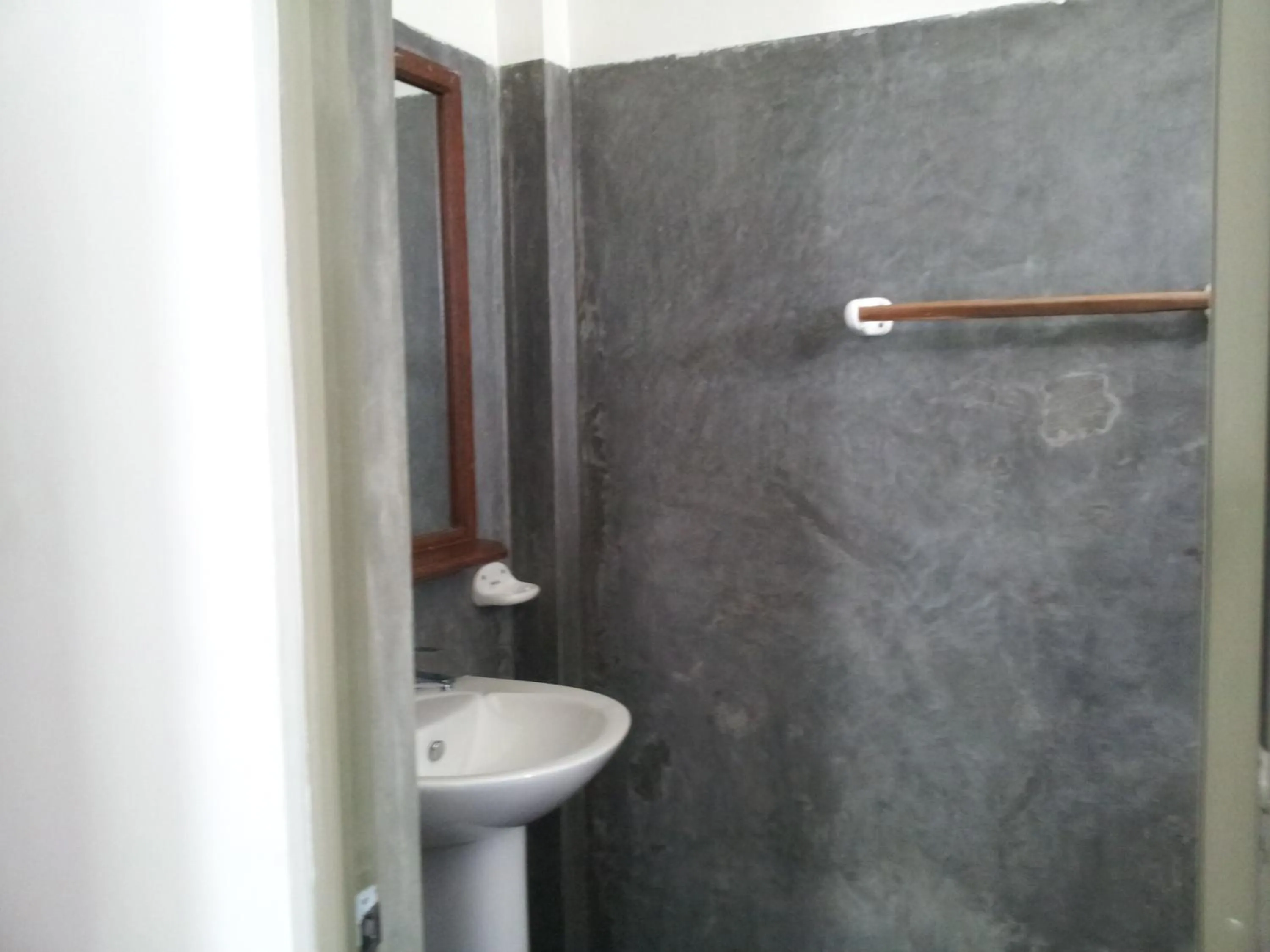 Bathroom in Ceylon Surf Guest and Restaurant