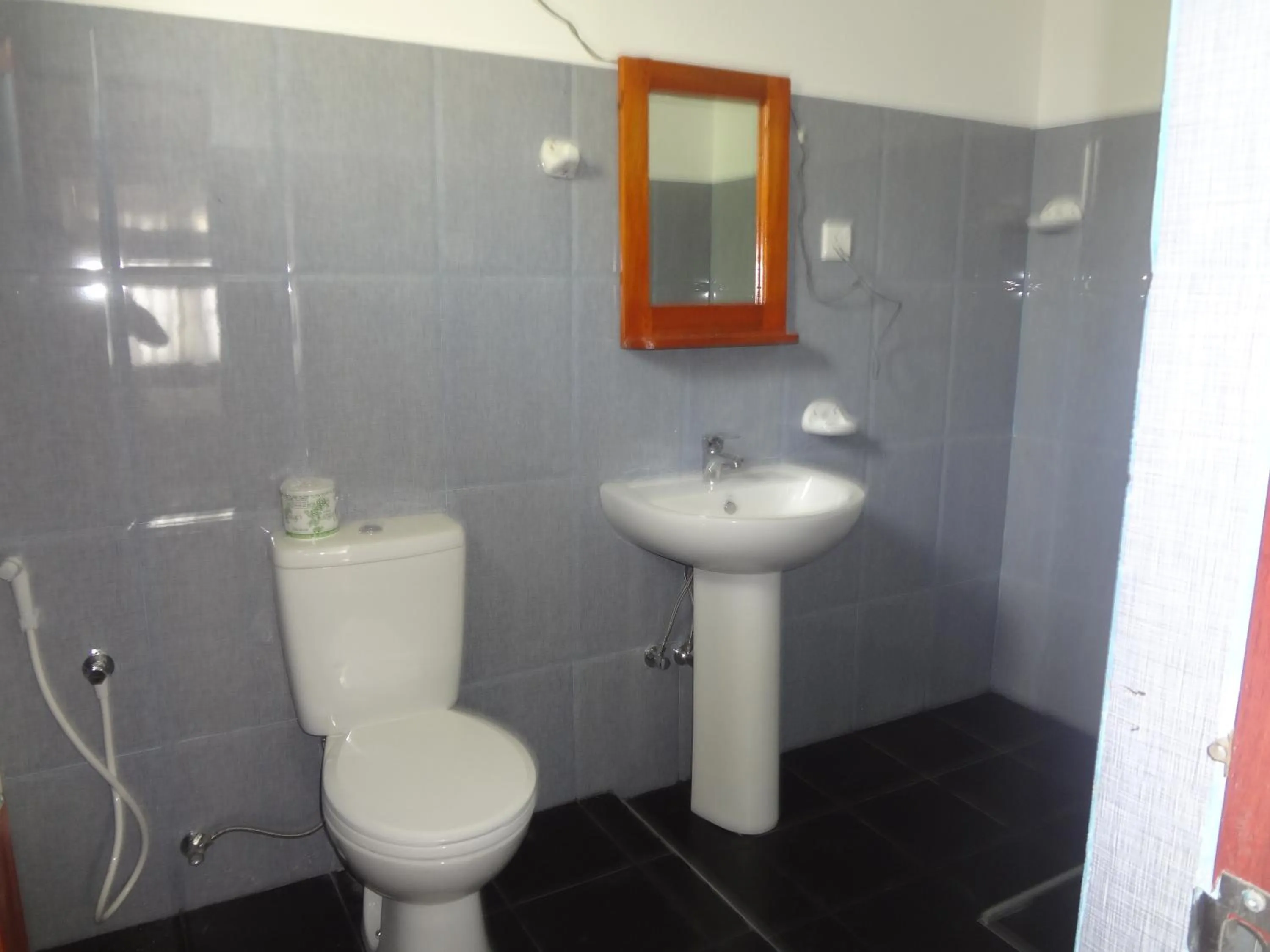 Ceylon Surf Guest and Restaurant