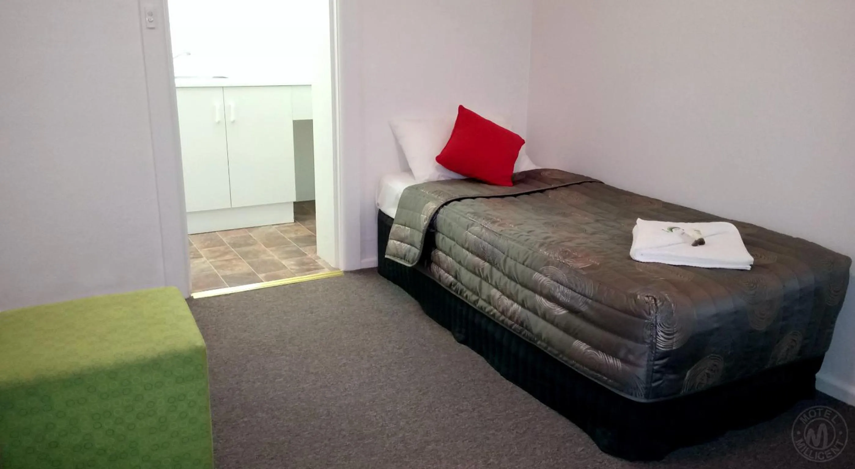 Bed in Millicent Motel