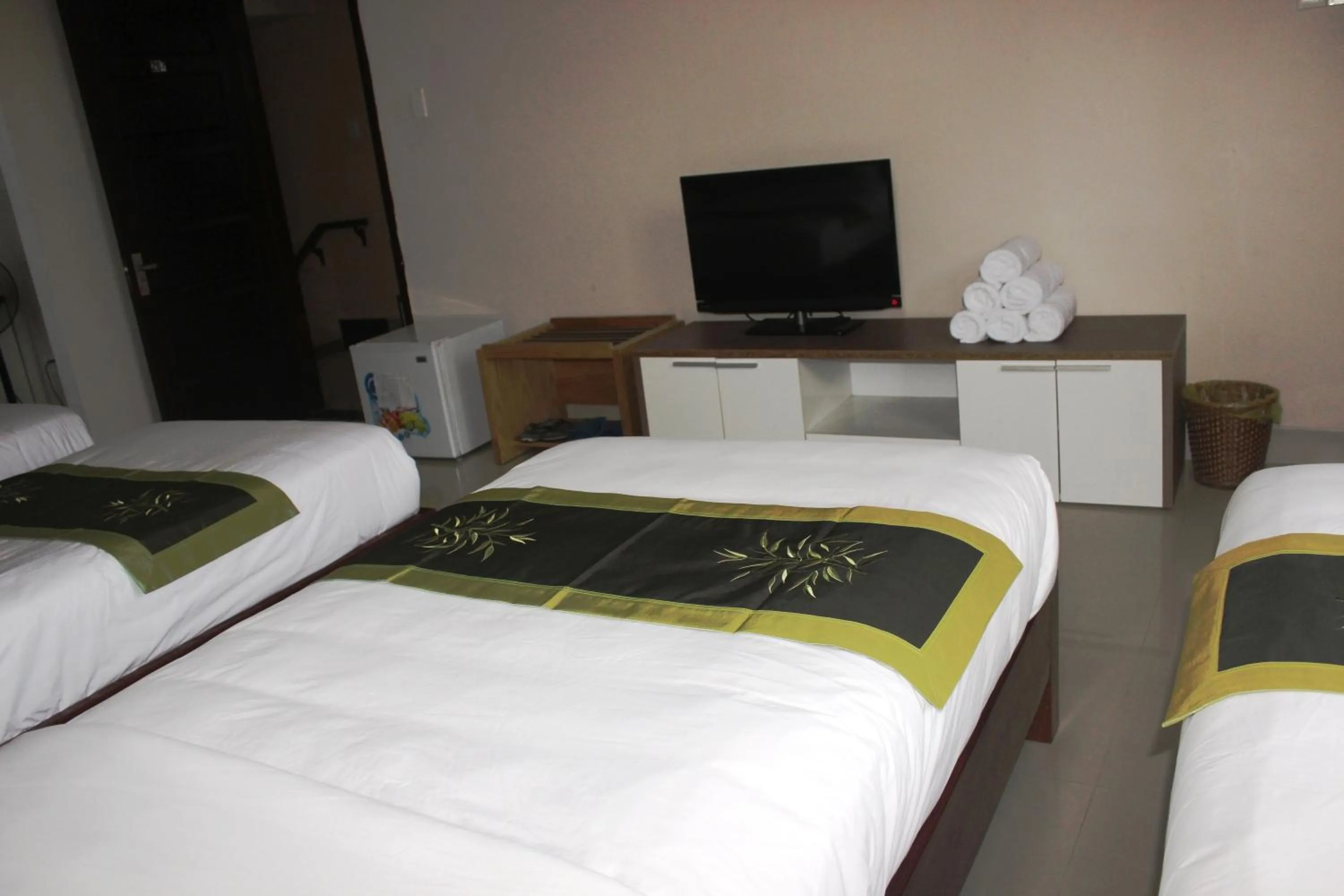 Bed in Jolie Villa Hoi An