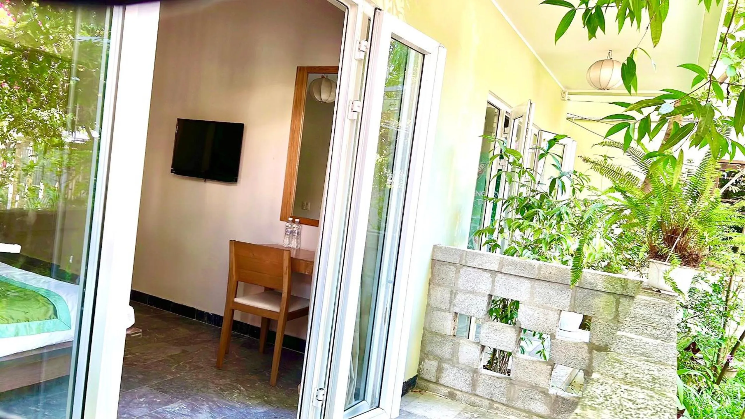 TV and multimedia in Jolie Villa Hoi An