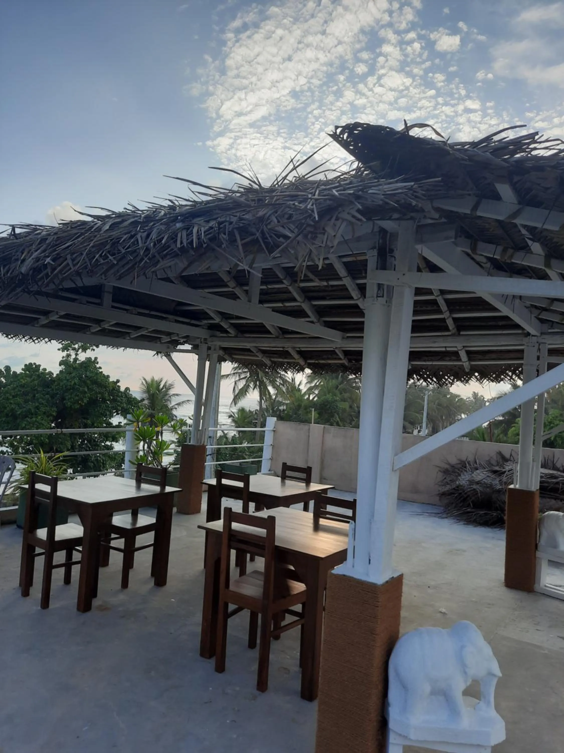 White Surfing Beach Resort