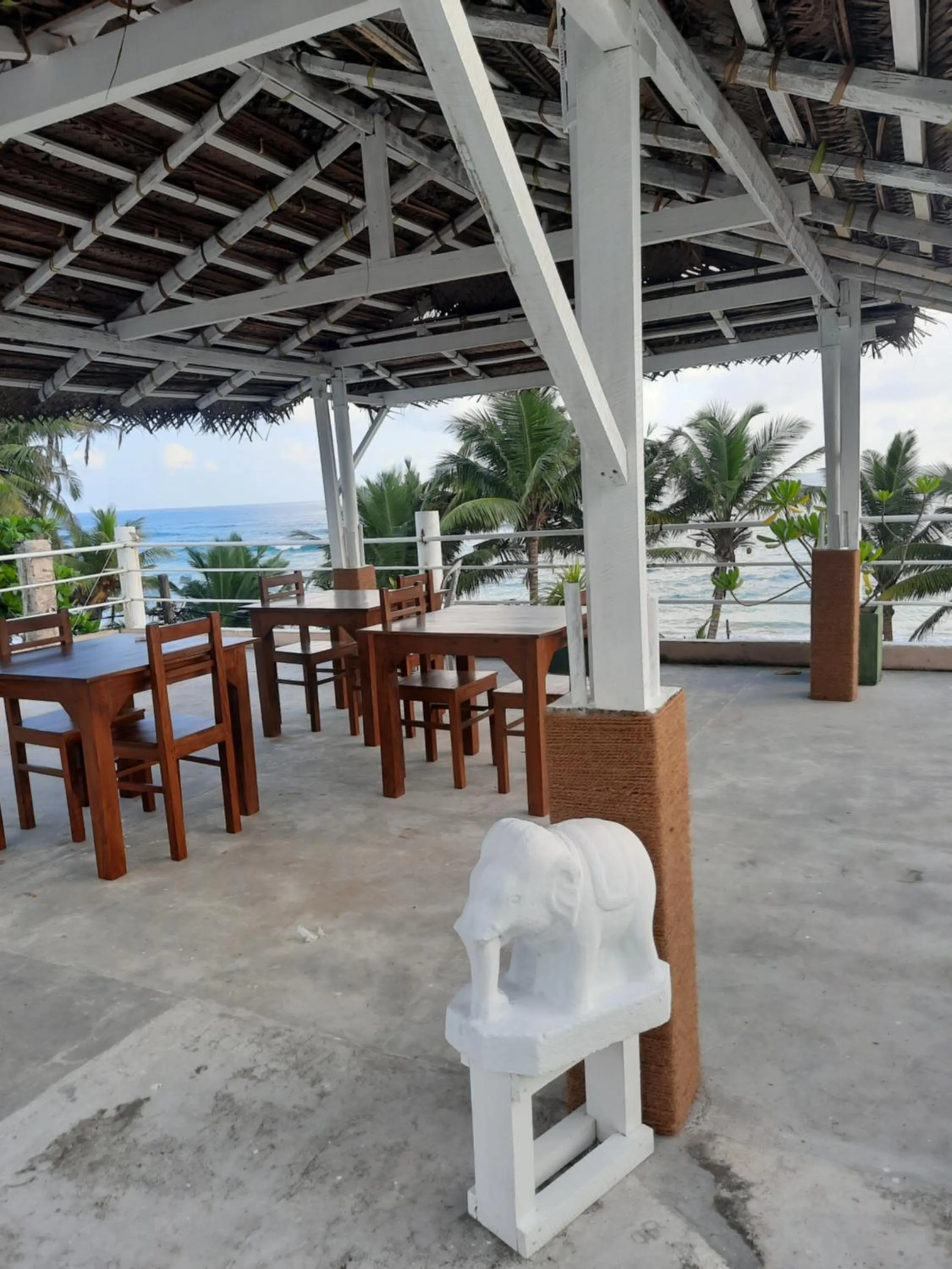 White Surfing Beach Resort