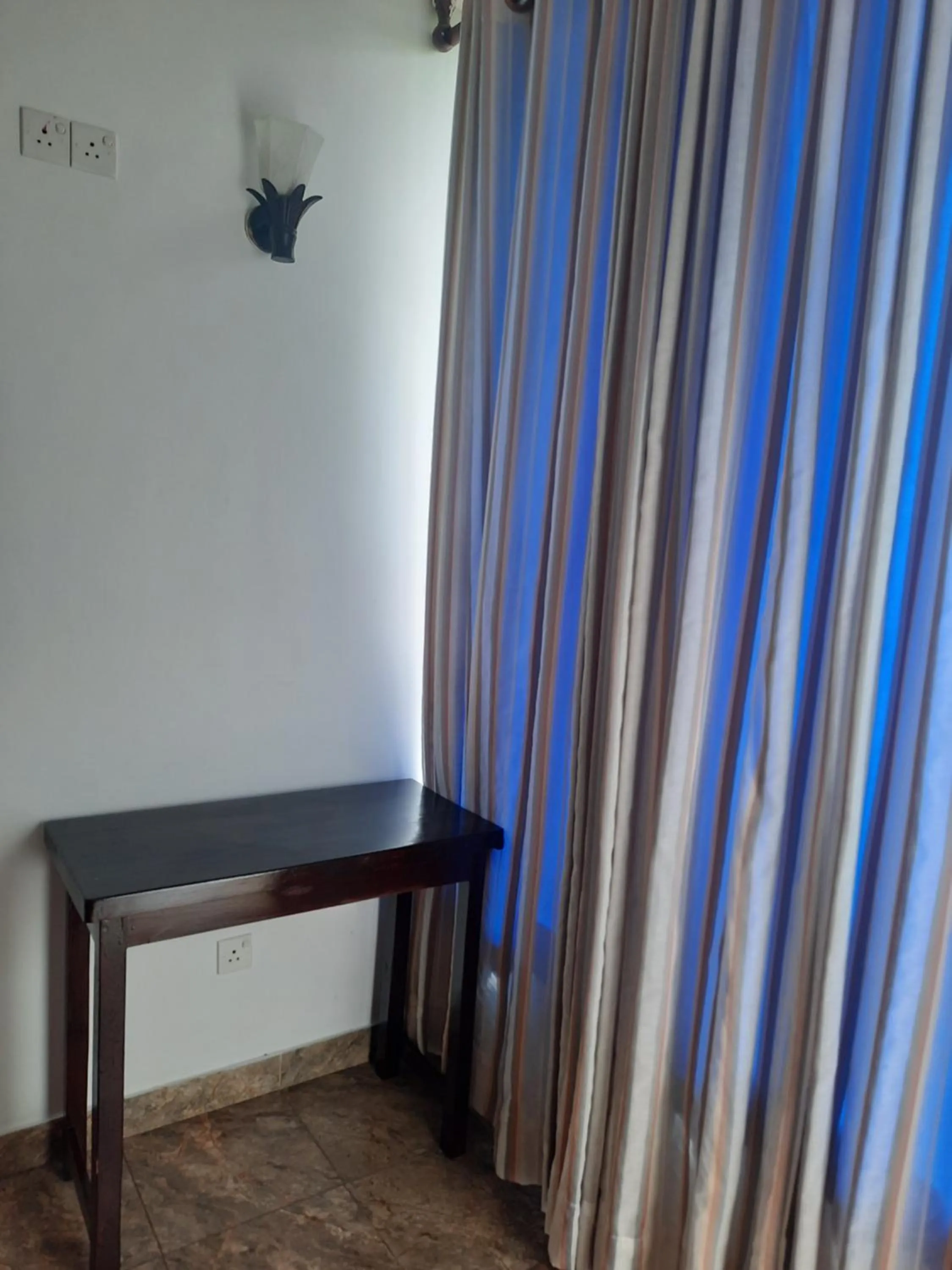 White Surfing Beach Resort