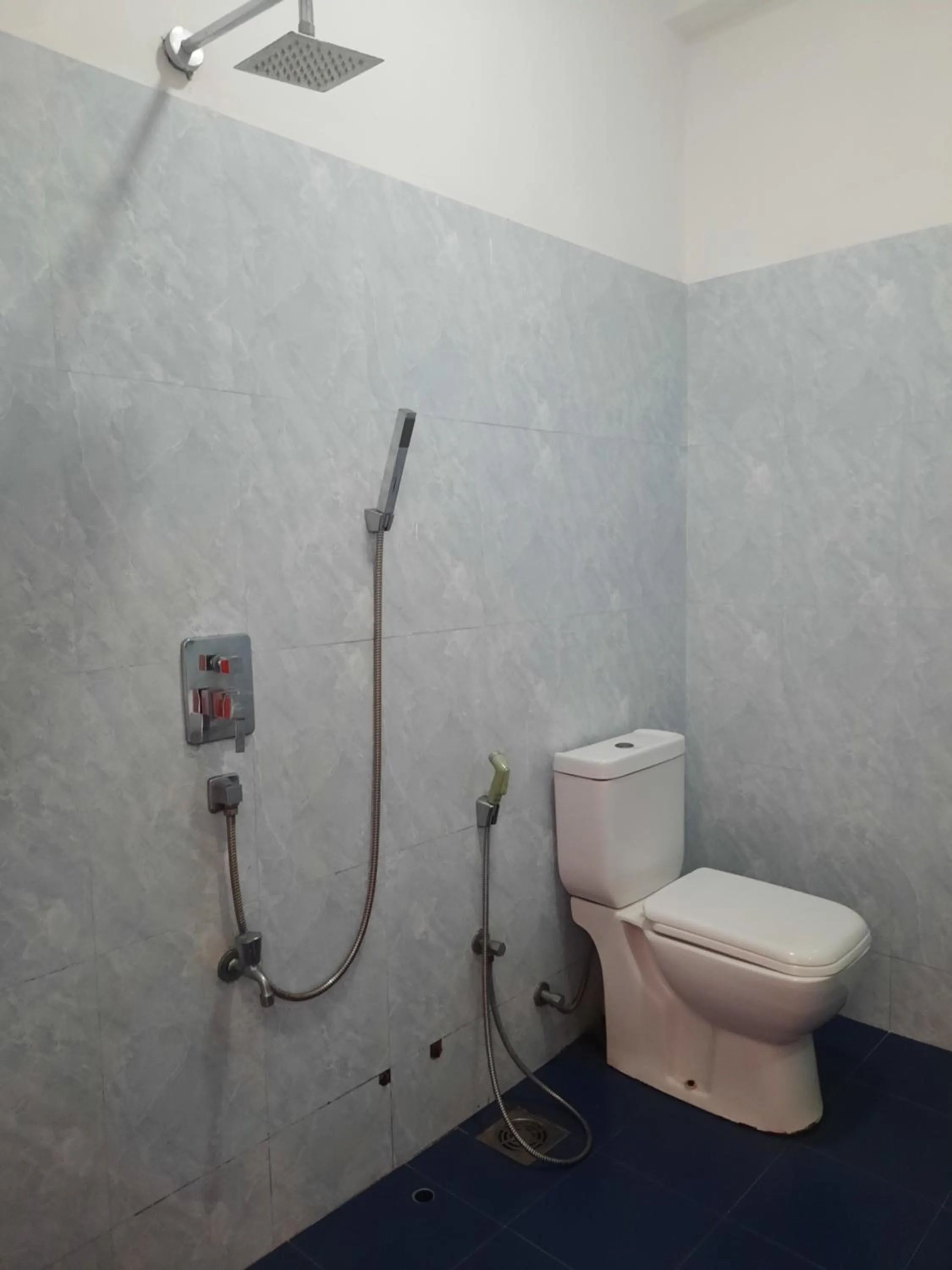 White Surfing Beach Resort