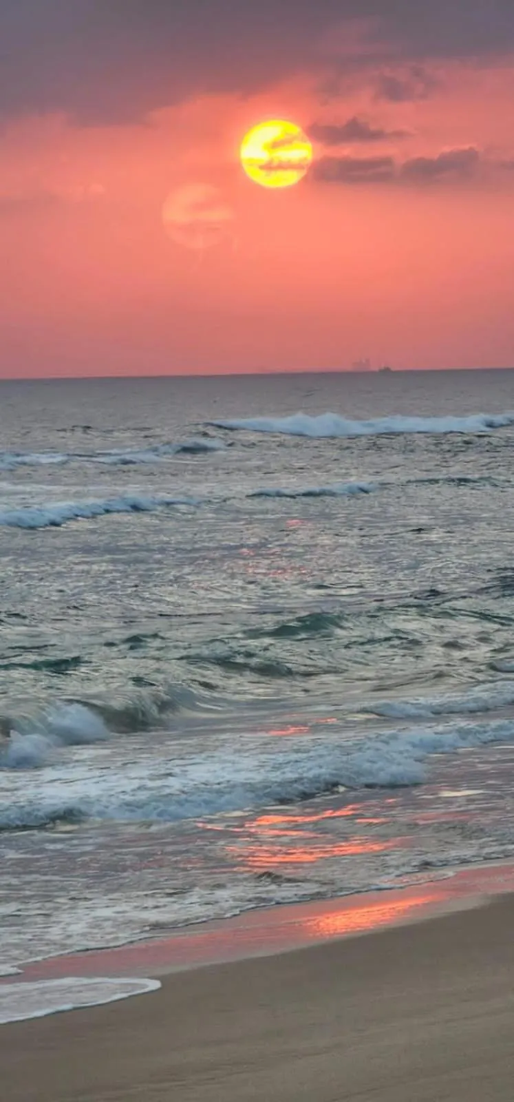 White Surfing Beach Resort