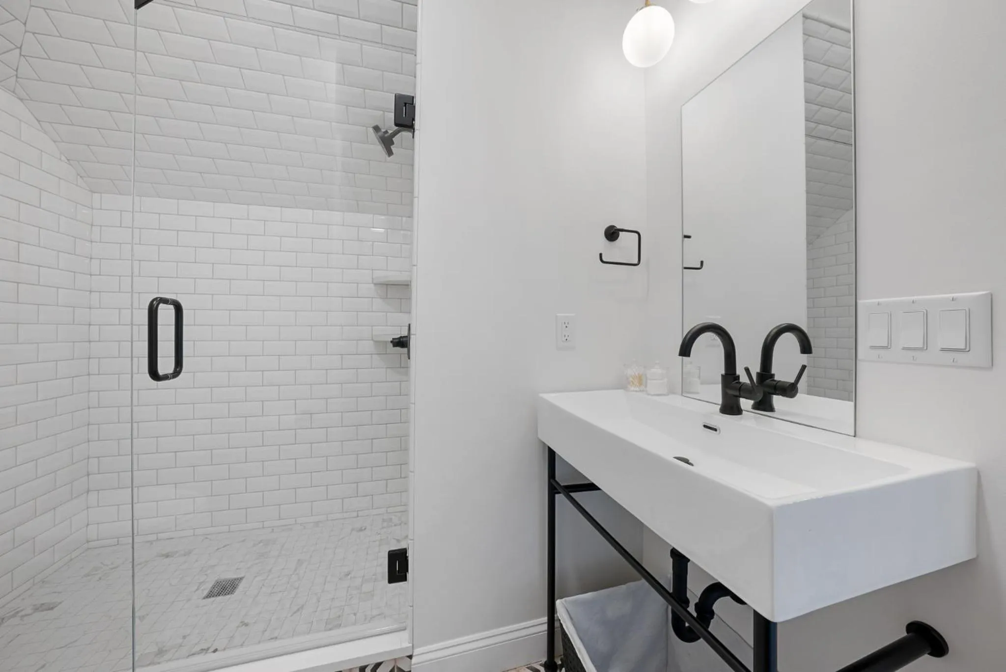 Property building in The Washington Downtown Boutique Hotel