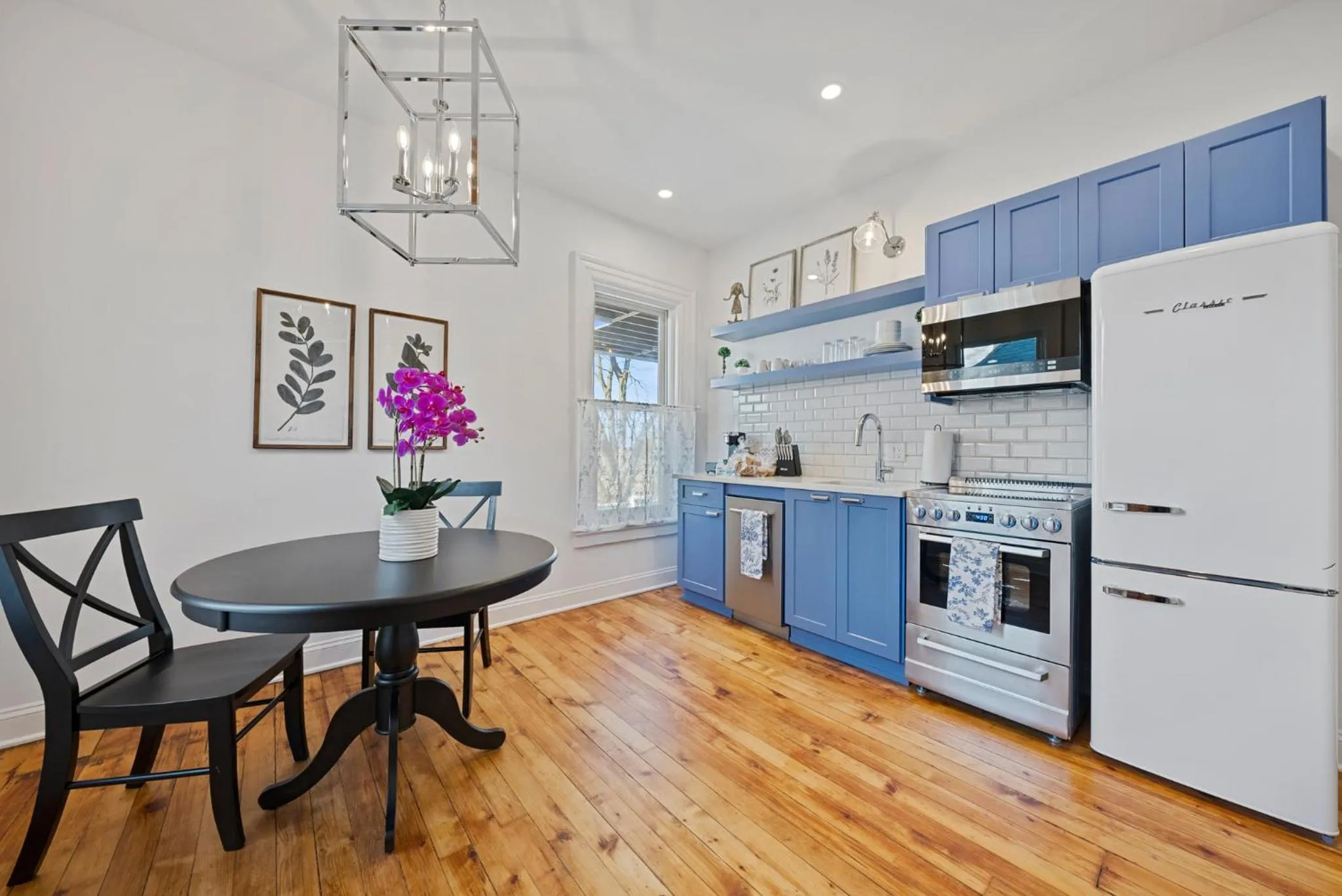 Kitchen or kitchenette in The Washington Downtown Boutique Hotel