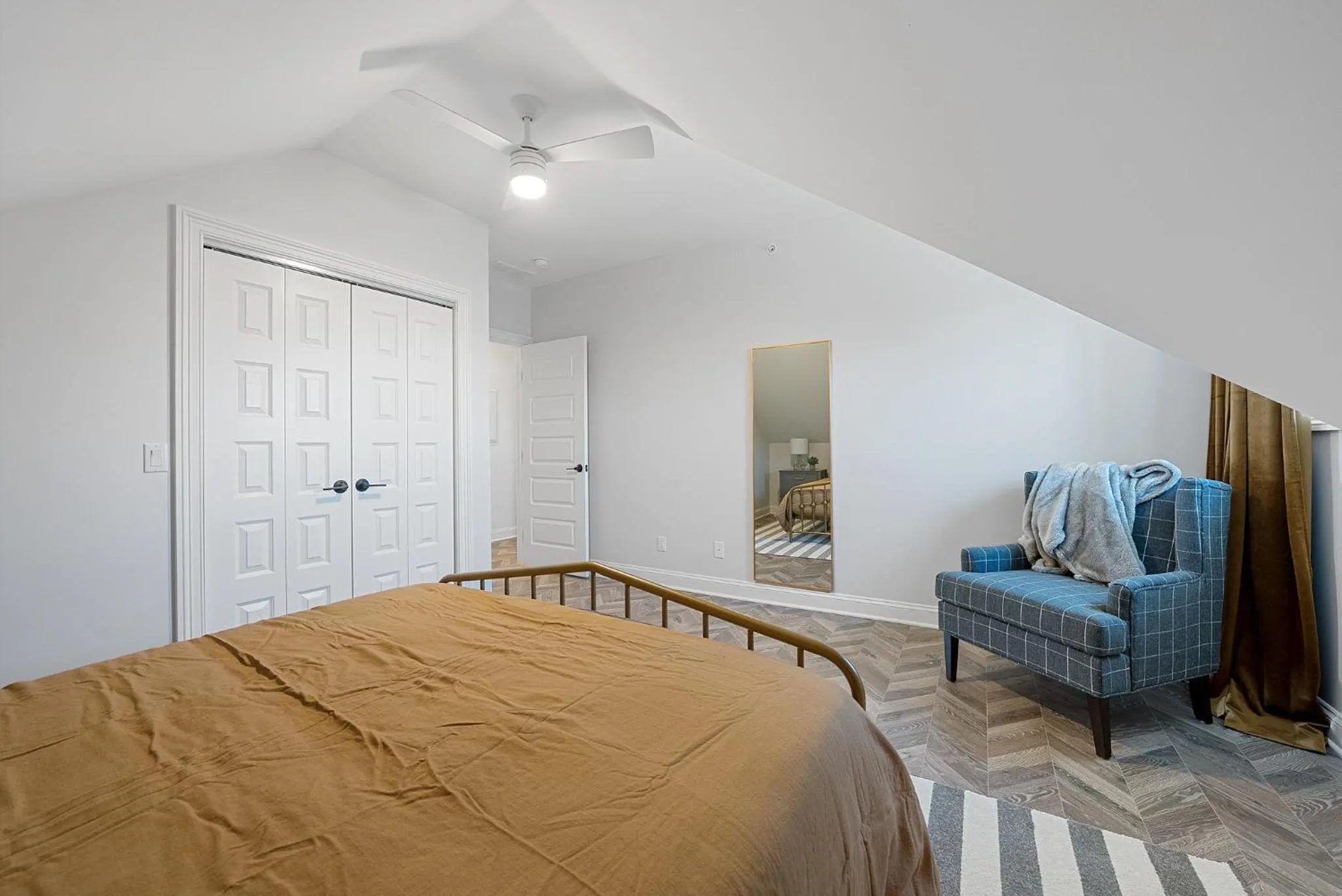 Bed in The Washington Downtown Boutique Hotel