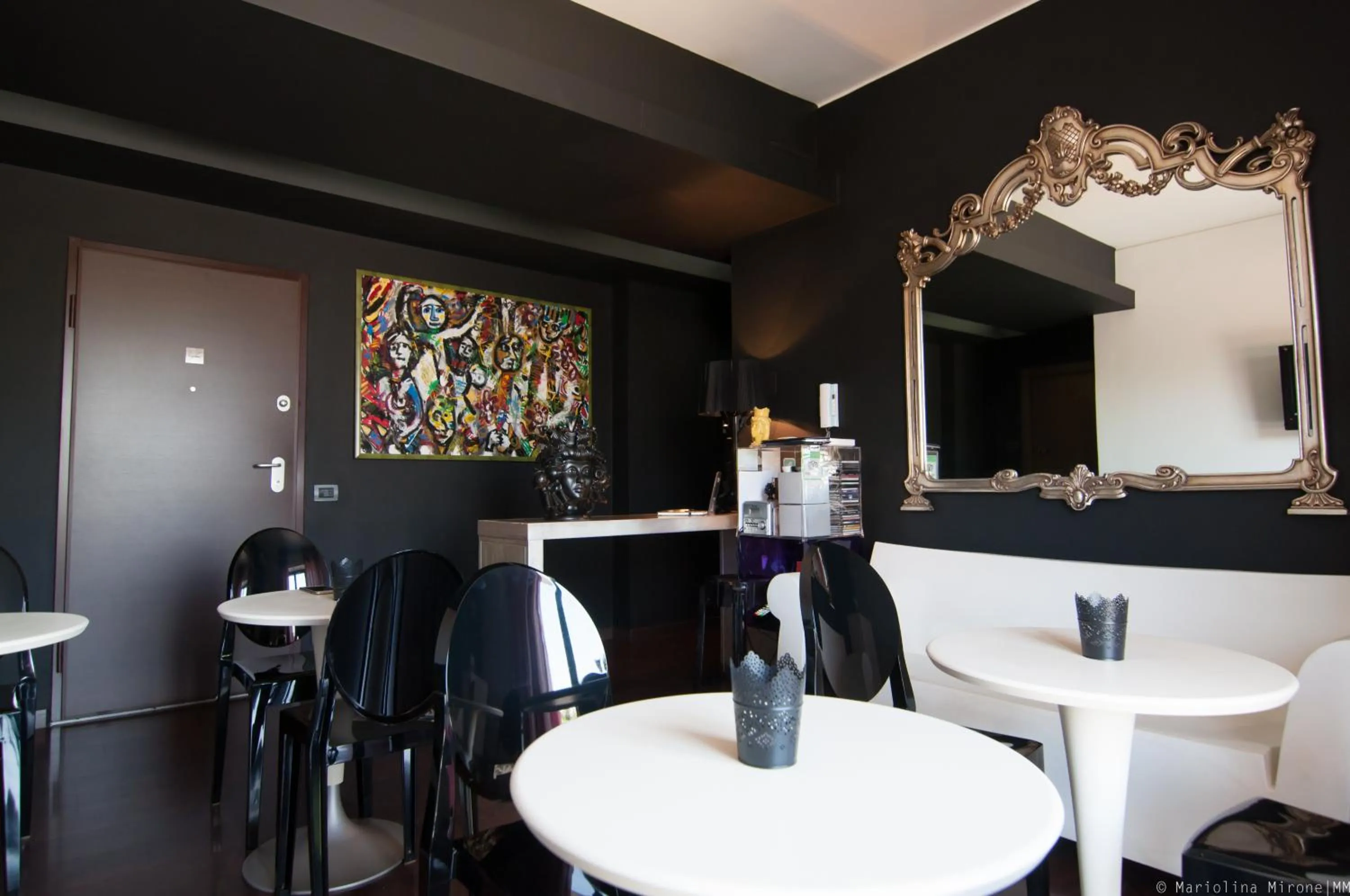 Communal lounge/ TV room in Eh13 Luxury Accommodation