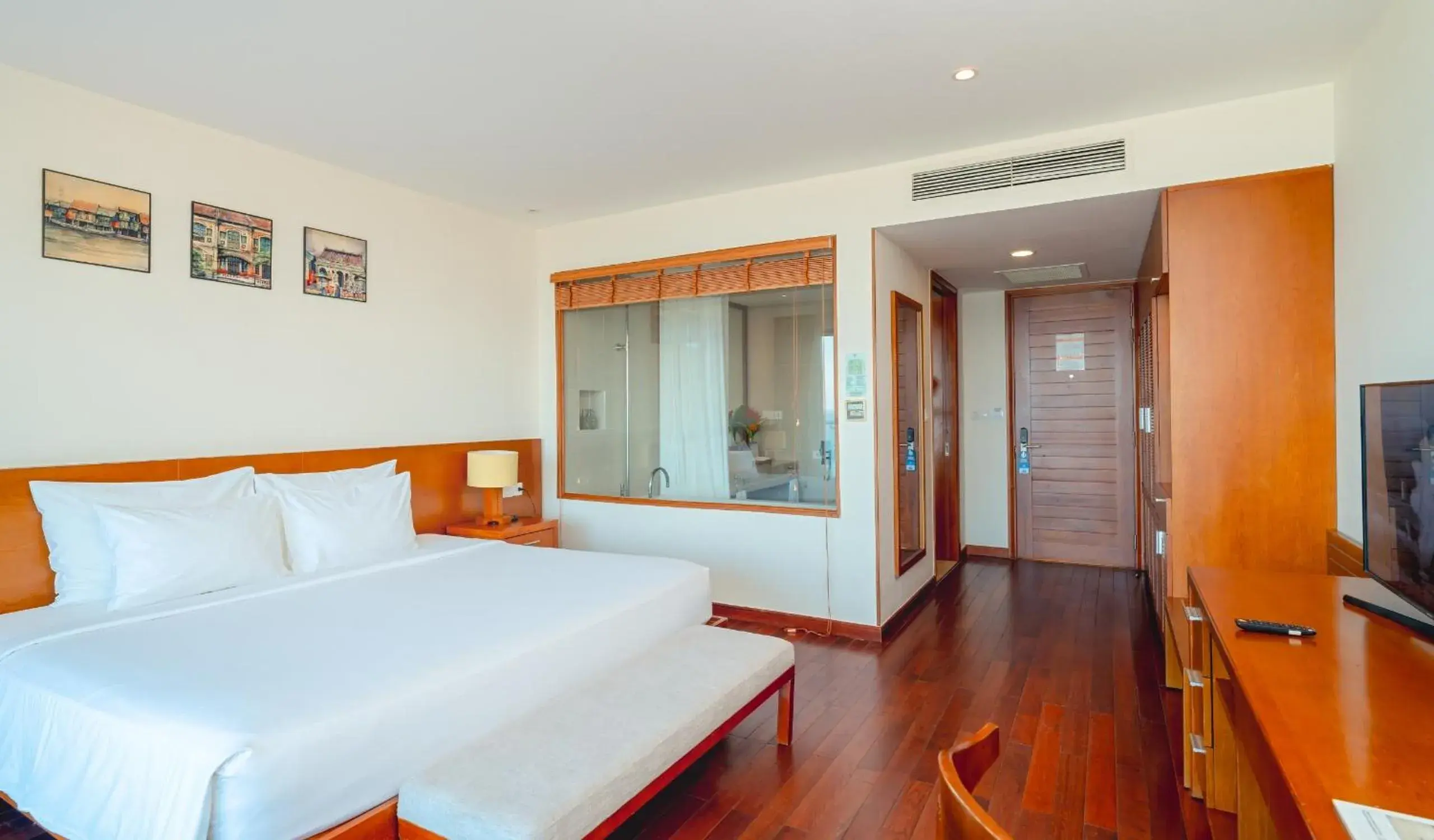 Deluxe Double Room with Bath in Cam Ranh Riviera Beach Resort & Spa Deluxe Double Room with Bath in Cam Ranh Riviera Beach Resort & Spa