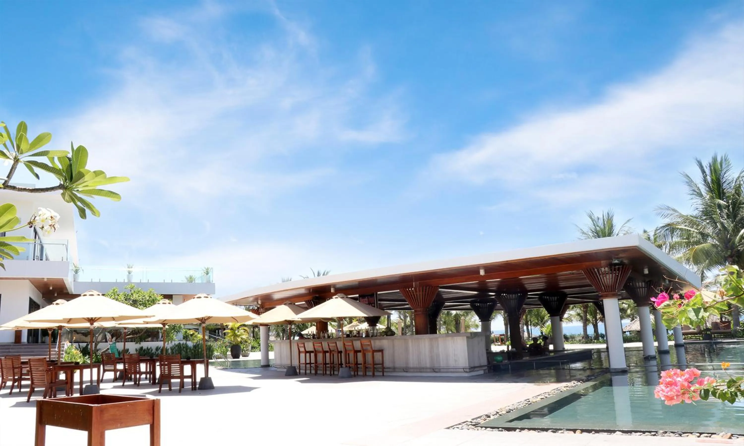 Lounge or bar in Cam Ranh Riviera Beach Resort & Spa
