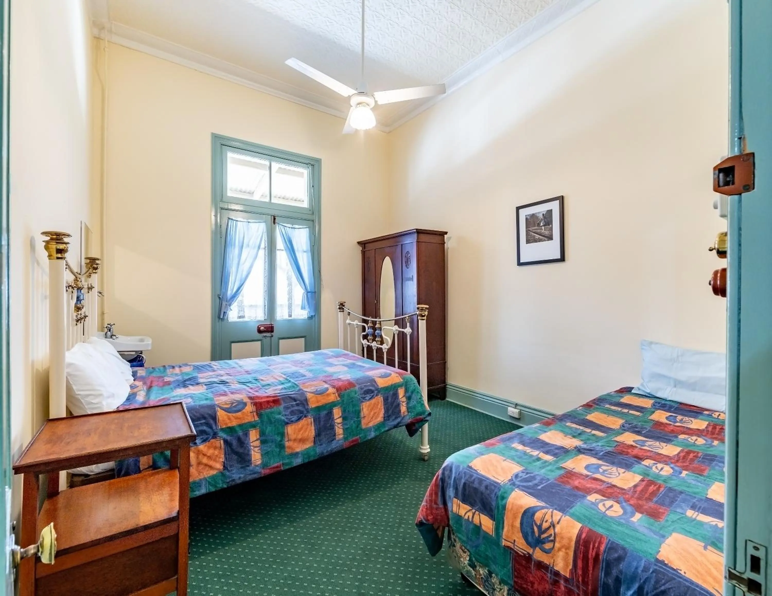 Bed in Criterion Warwick Hotel