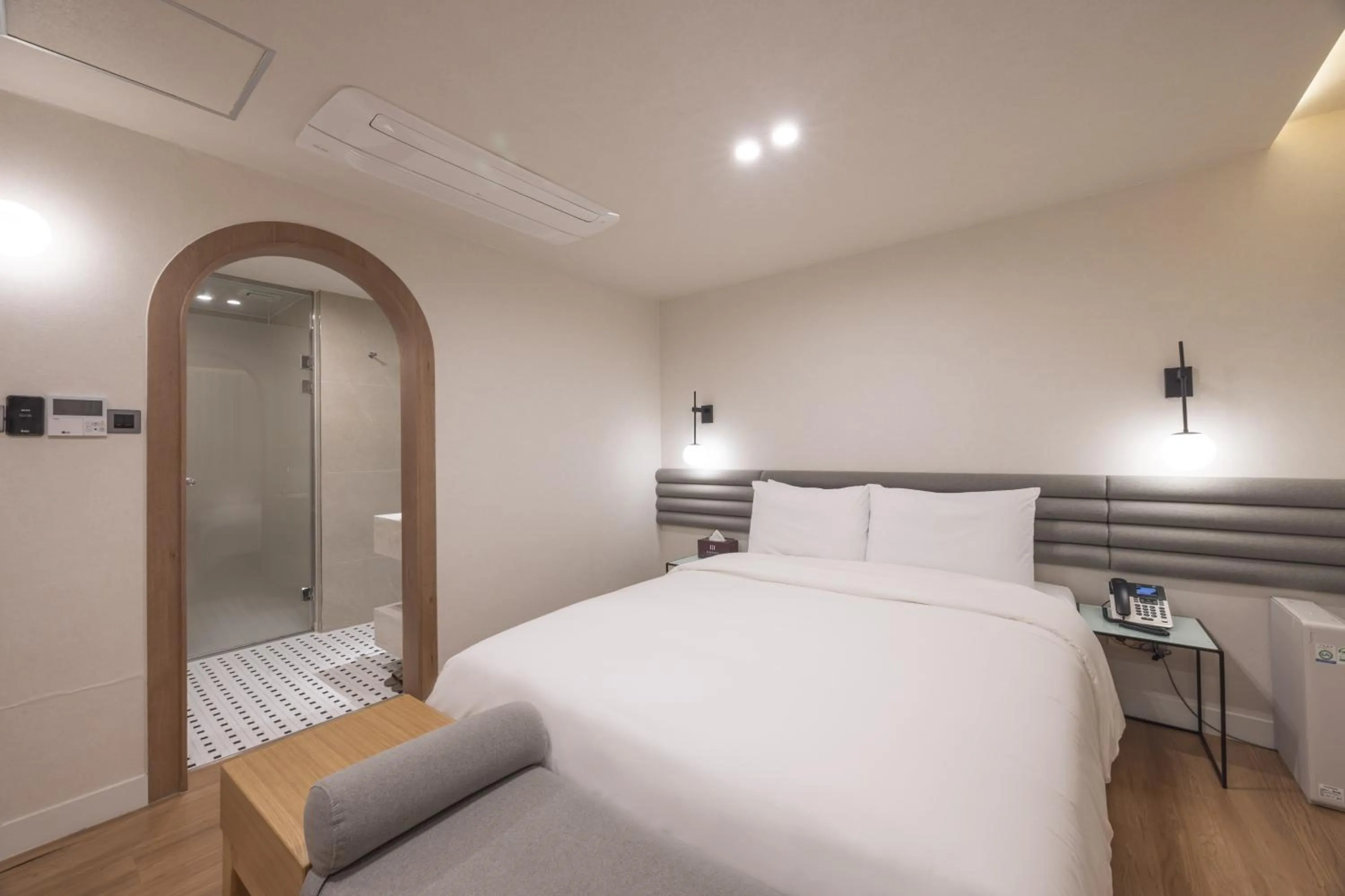 Bed in H-Avenue Hotel Haeundae