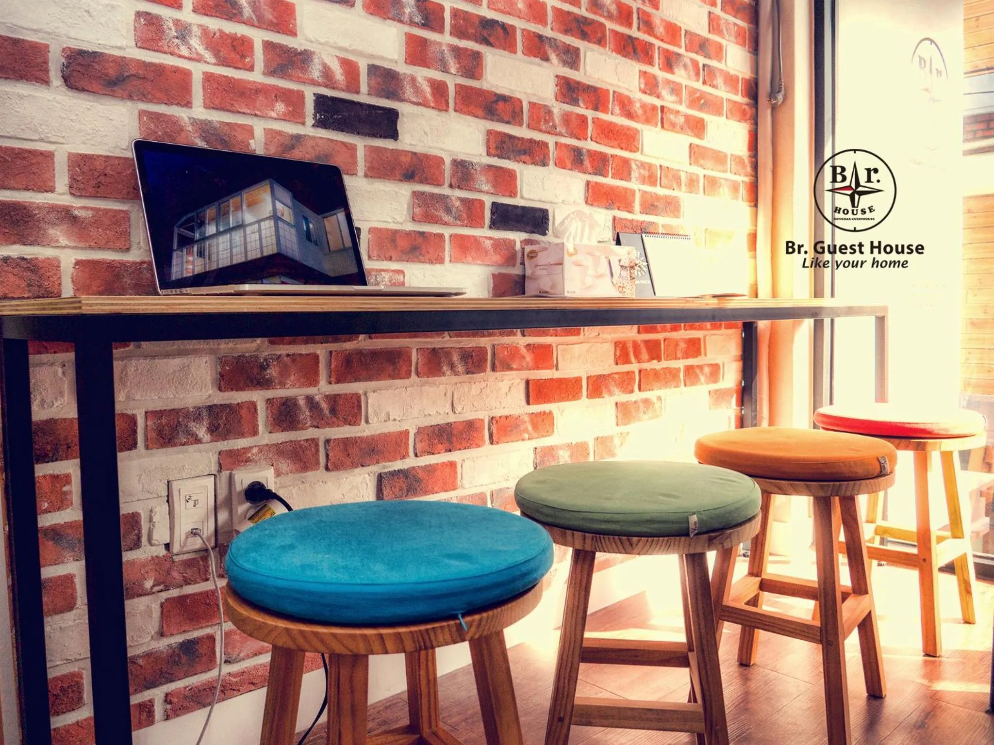 Lounge or bar in Br. Guesthouse Hongdae