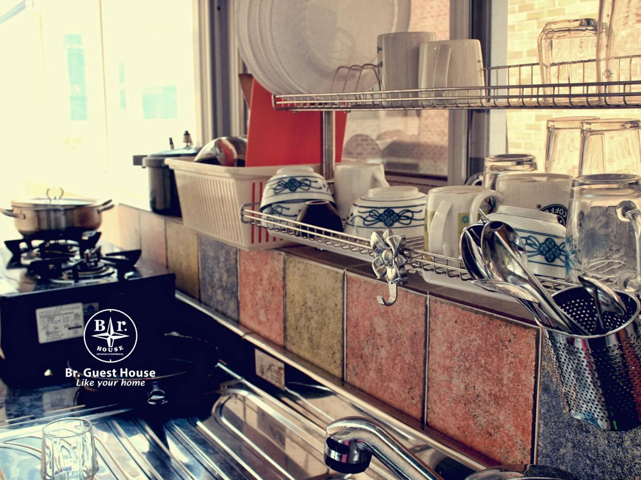 Kitchen or kitchenette in Br. Guesthouse Hongdae