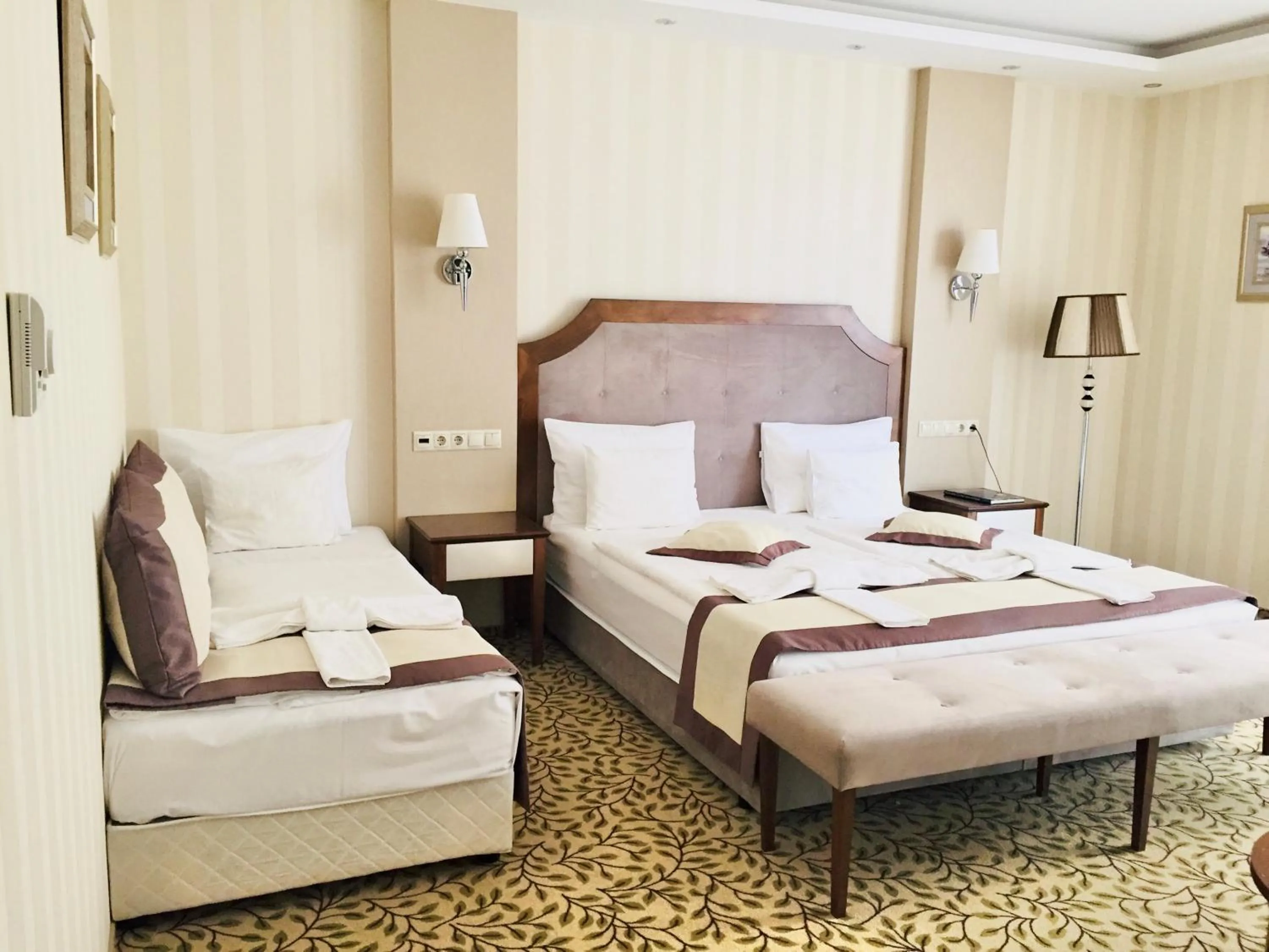 Photo of the whole room, Bed in Elixír Medical Wellness Hotel