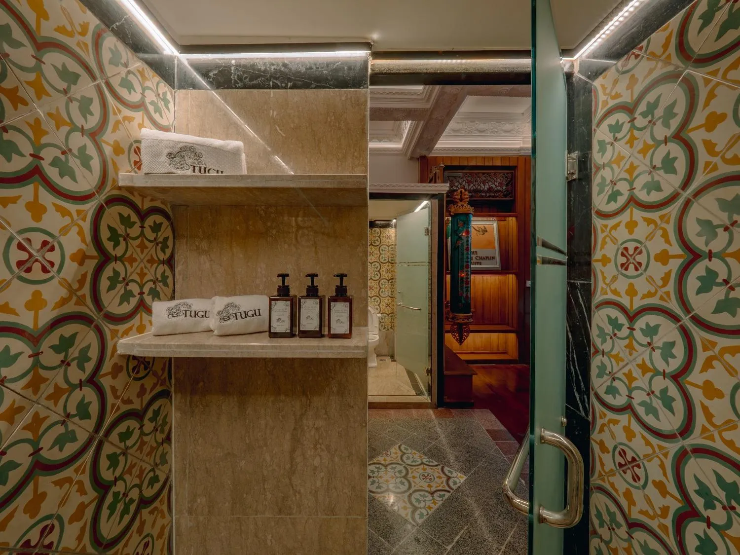 Bathroom in House of Tugu, Old Town Jakarta