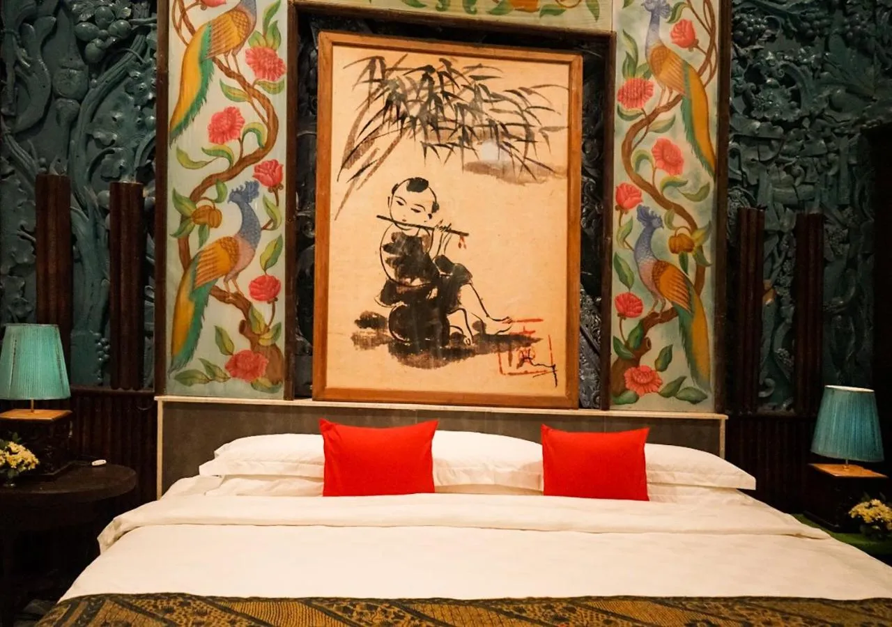 Bed in House of Tugu, Old Town Jakarta