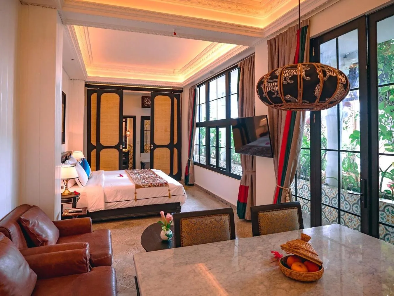 Bedroom, Bed in House of Tugu, Old Town Jakarta