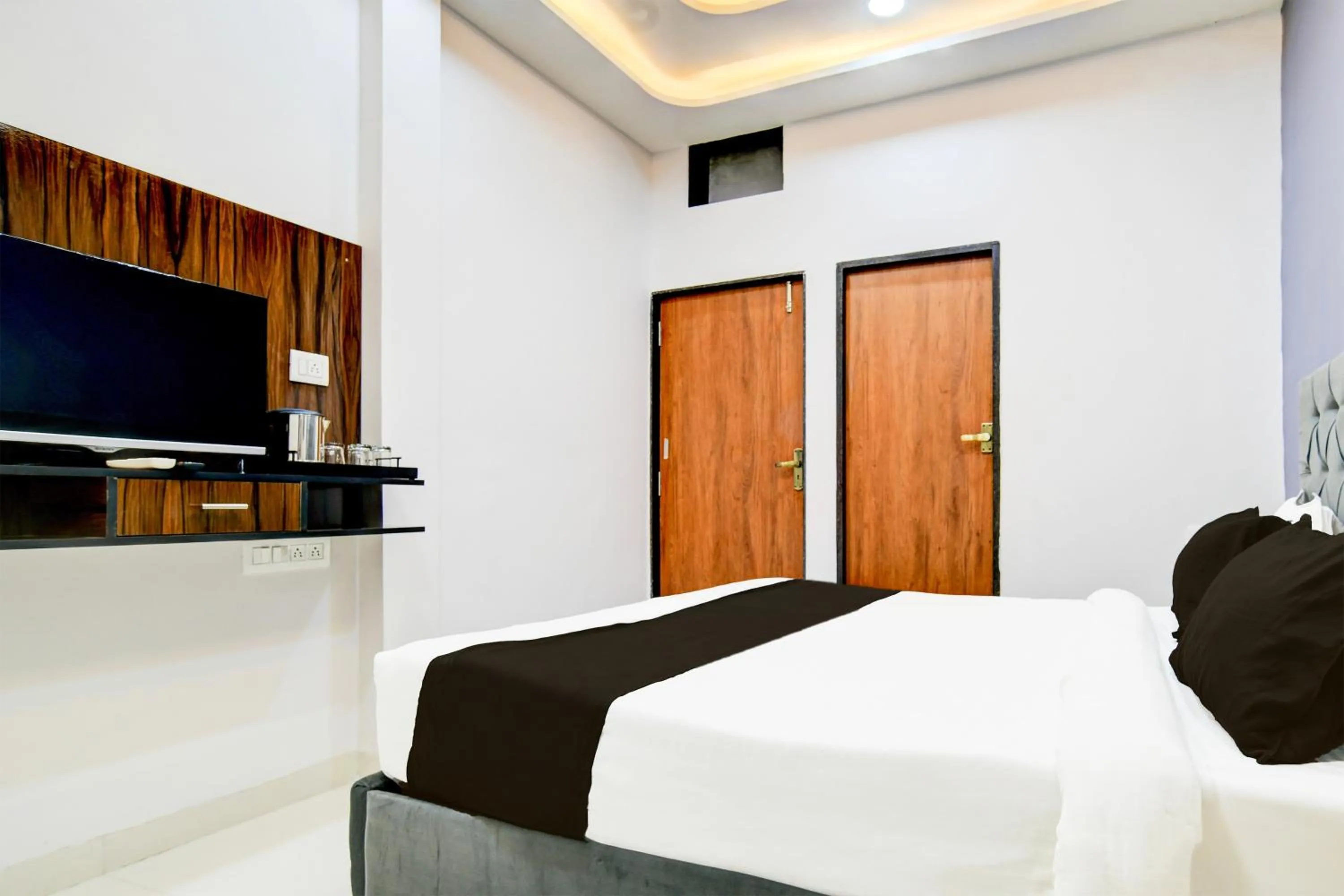 Bedroom, Bed in Hotel O D.V Near Medanta Hospital Indore