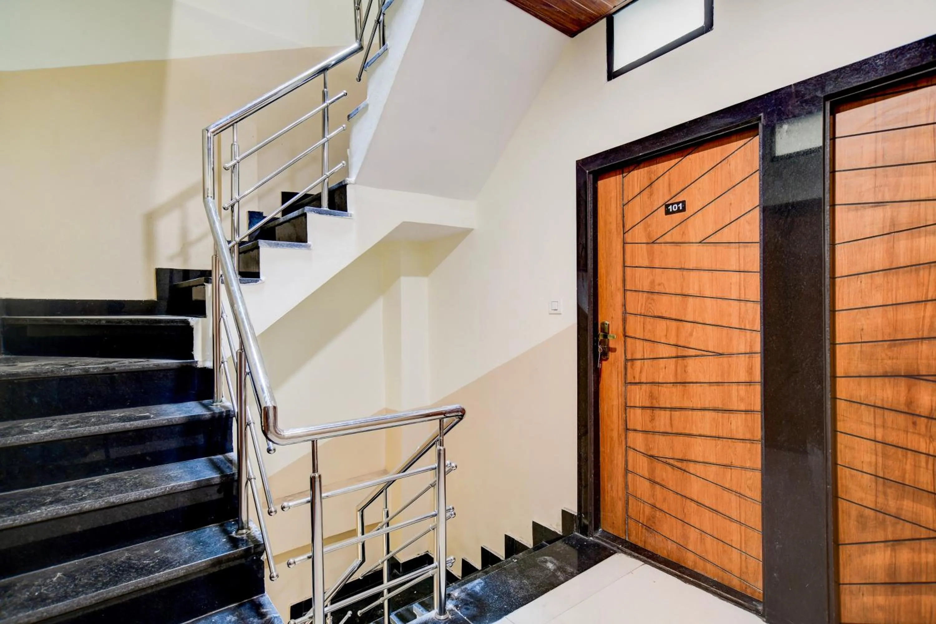 Lobby or reception in Hotel O D.V Near Medanta Hospital Indore