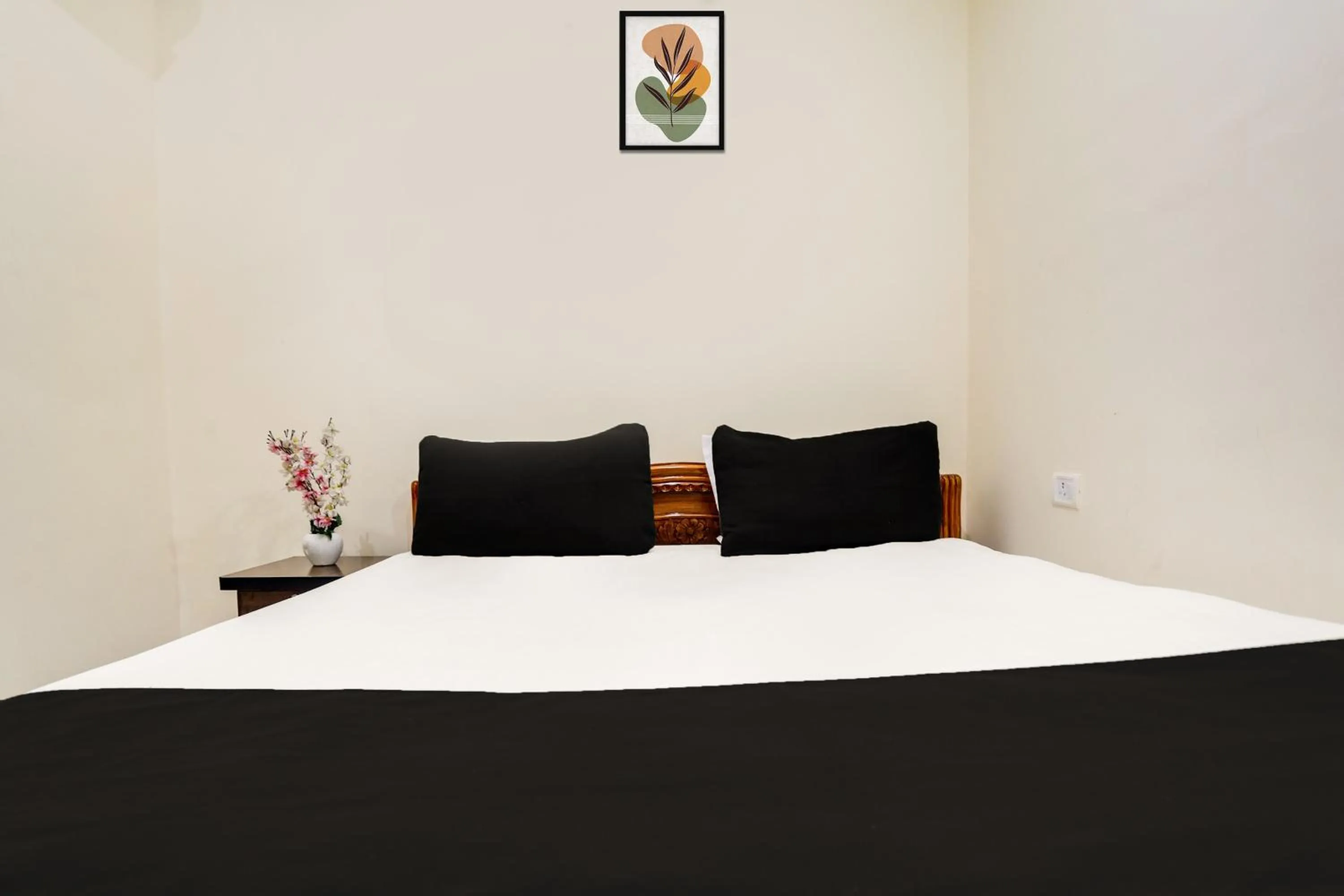 Bedroom in Hotel O M.V PALACE