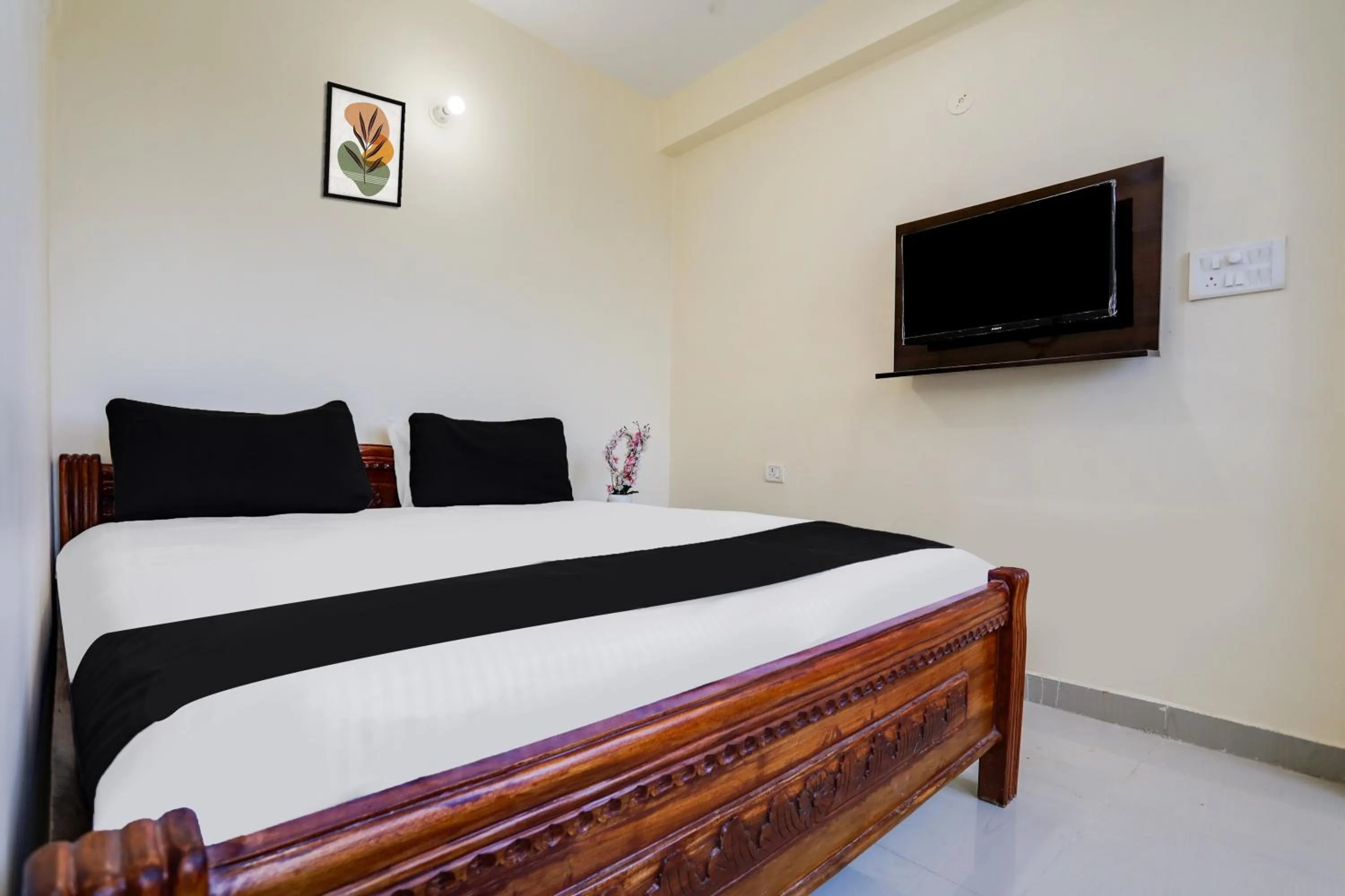 Bedroom in Hotel O M.V PALACE