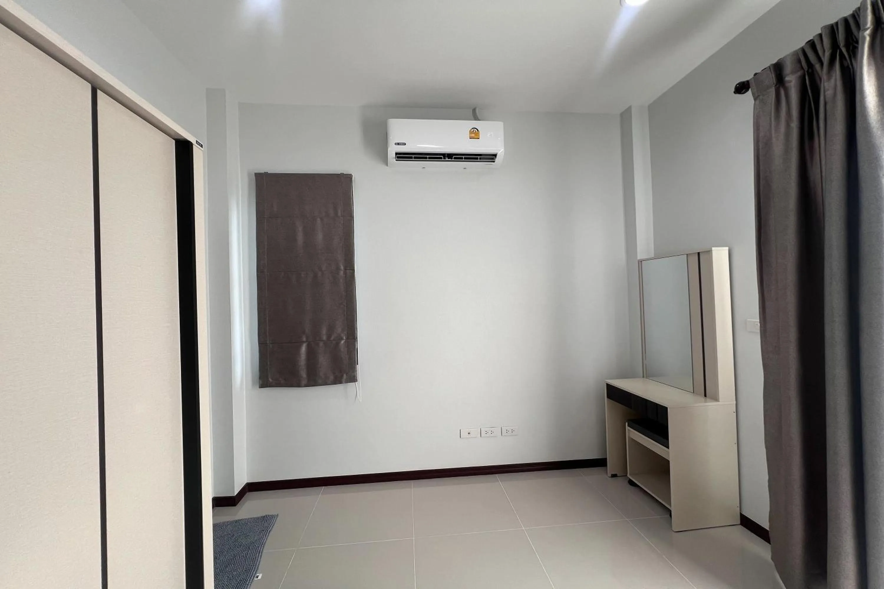 air conditioner in POOMe House