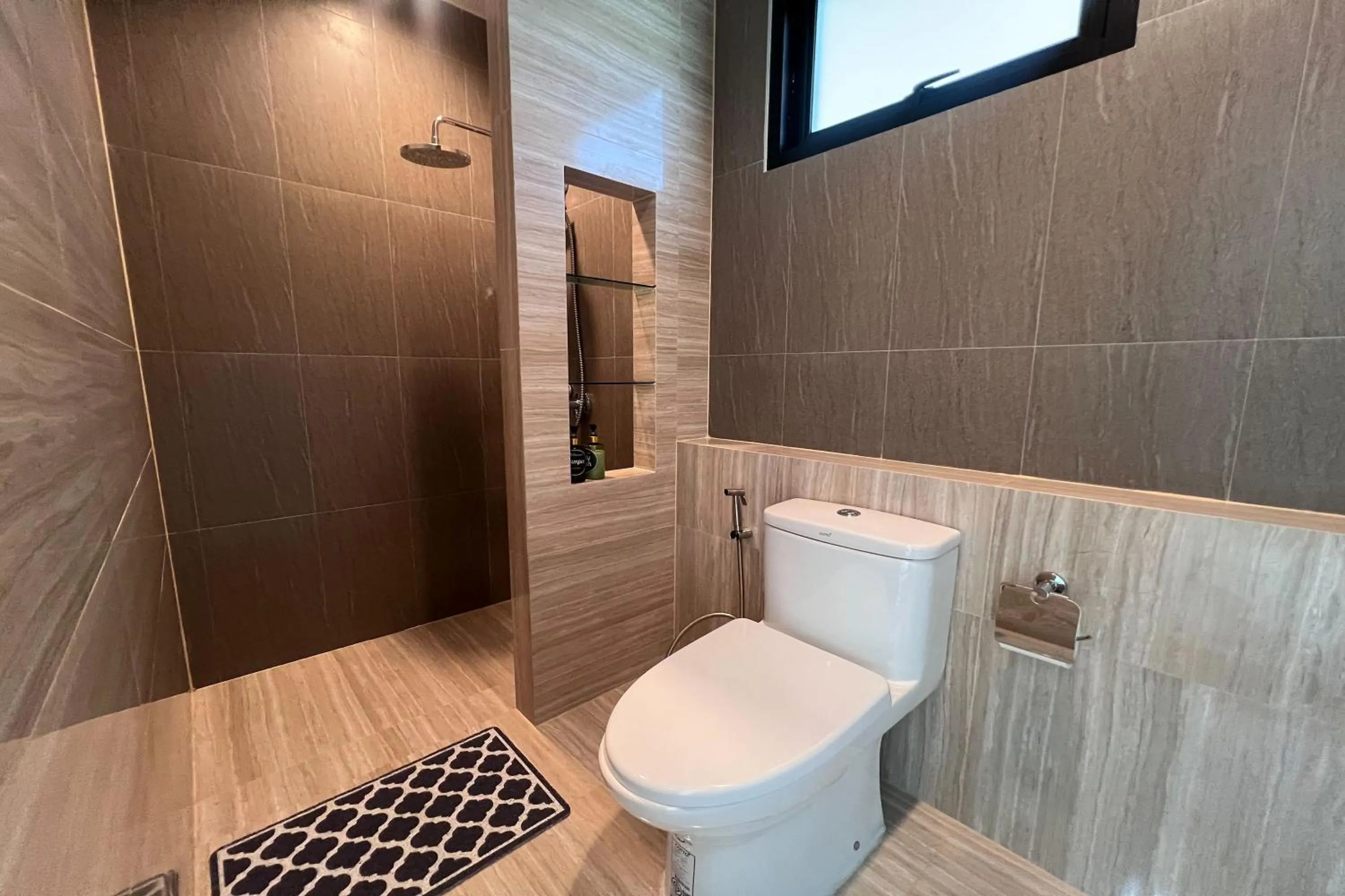 Bathroom in POOMe House