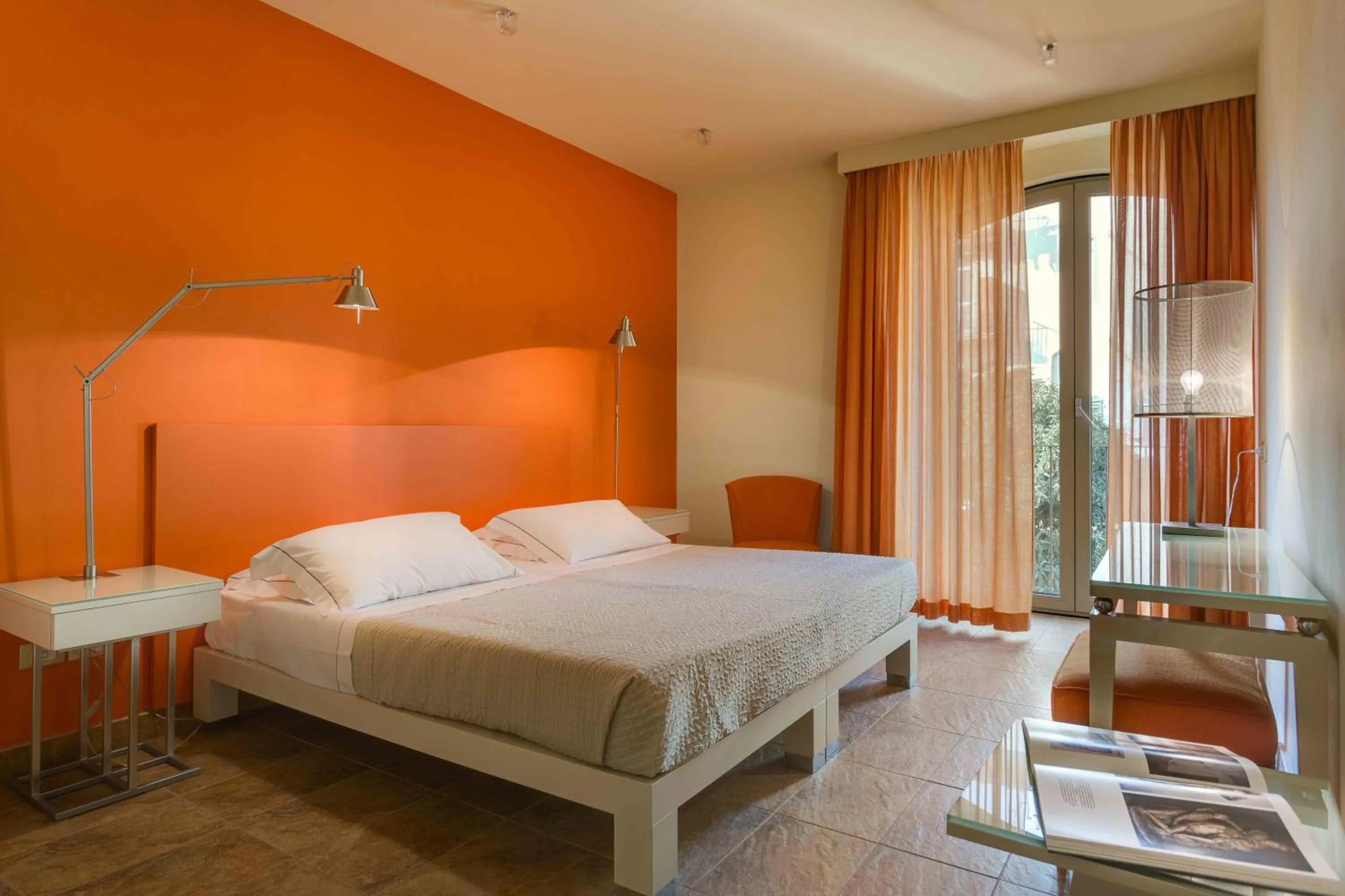 Bedroom, Bed in PopArtment