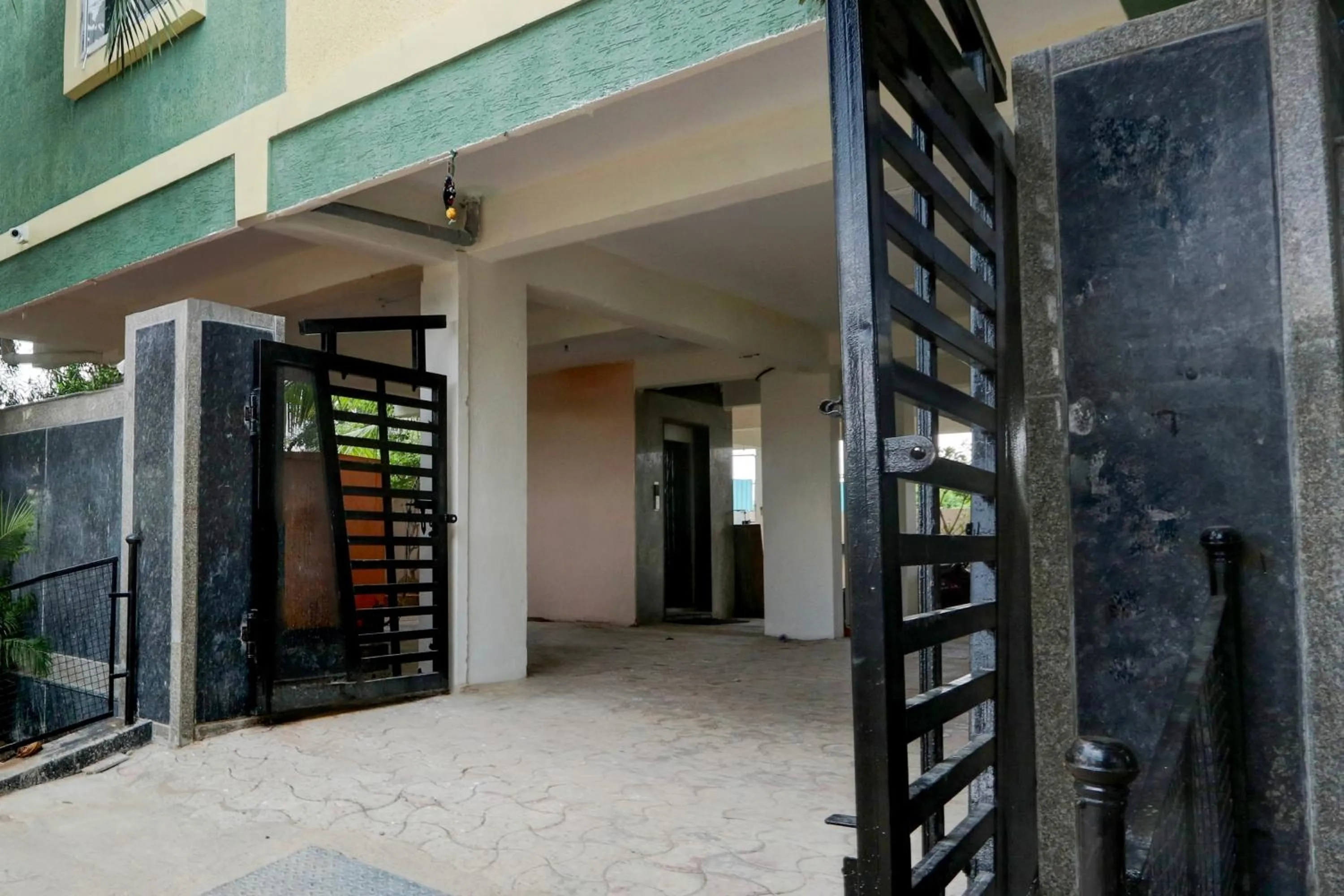 Facade/entrance in Collection O Kukatpally S Palace