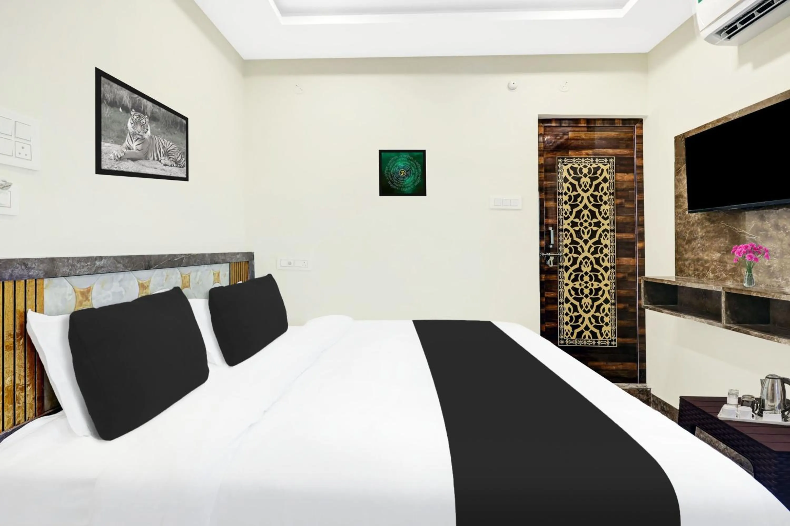 Bedroom, Bed in Super Hotel O Vizianagaram Near Railway Station