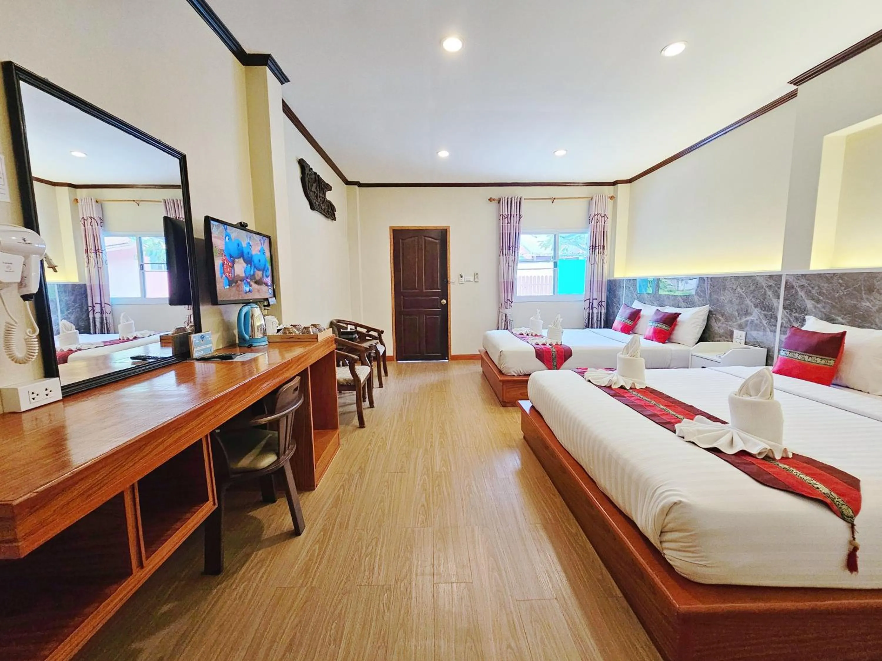 Photo of the whole room, Bed in Phaithong Sotel Resort