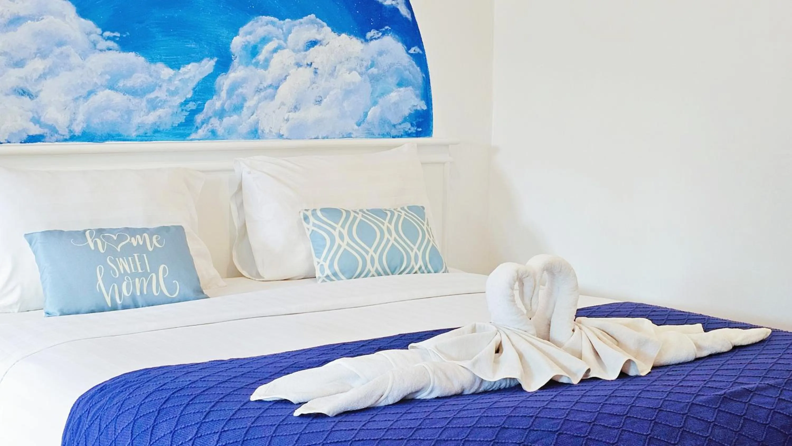 Bed in Phaithong Sotel Resort