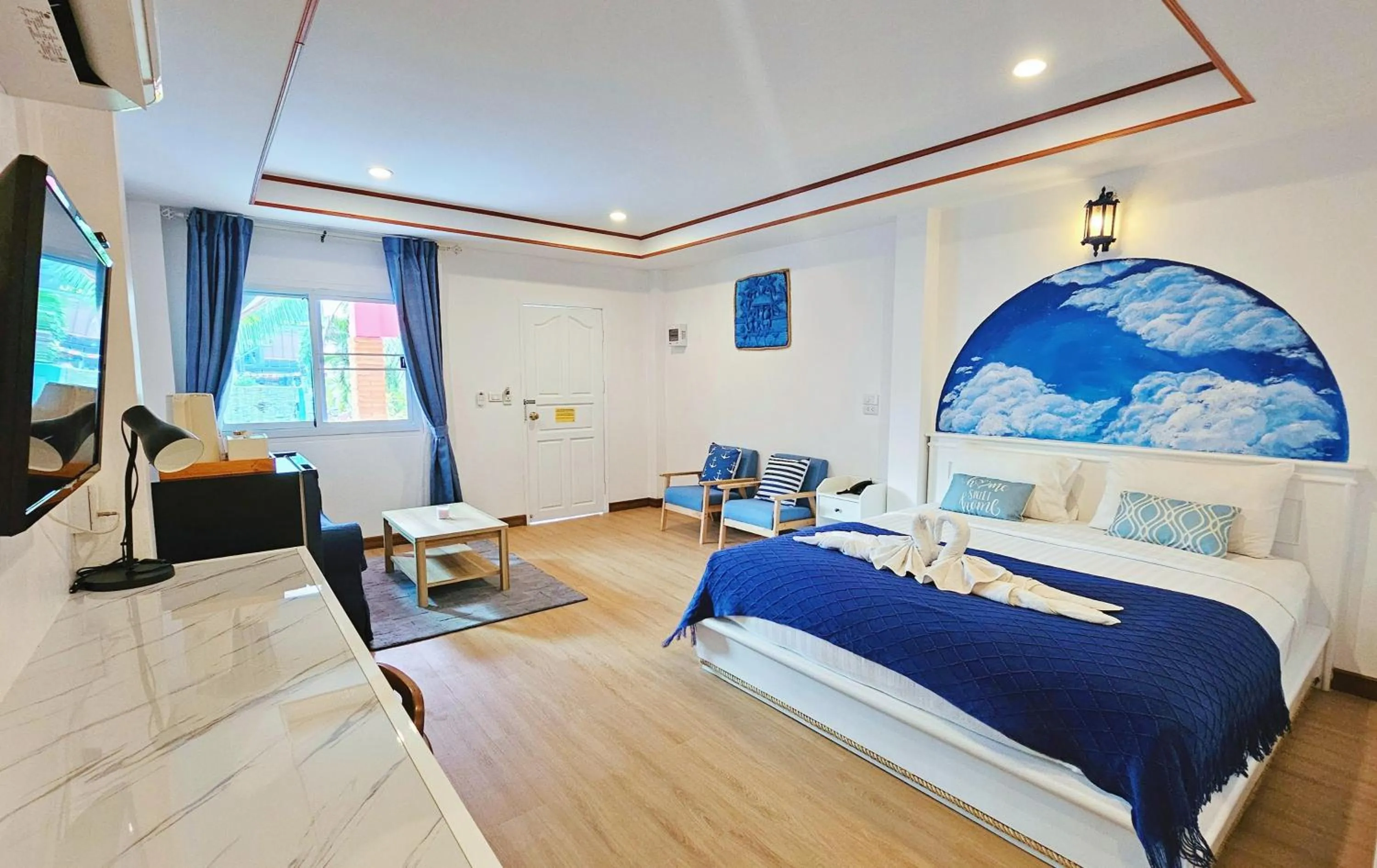Photo of the whole room, Bed in Phaithong Sotel Resort