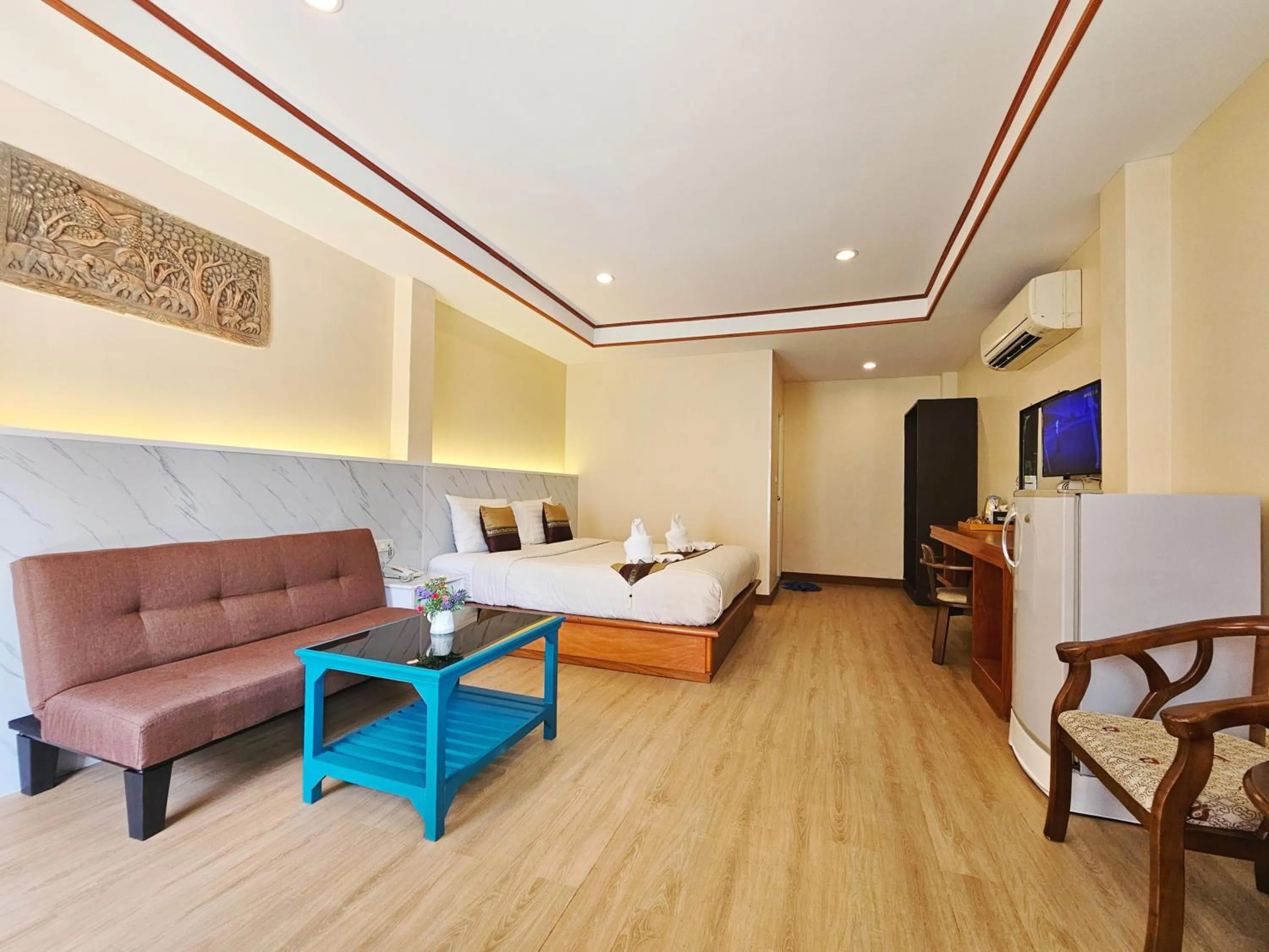 Seating area, Bed in Phaithong Sotel Resort